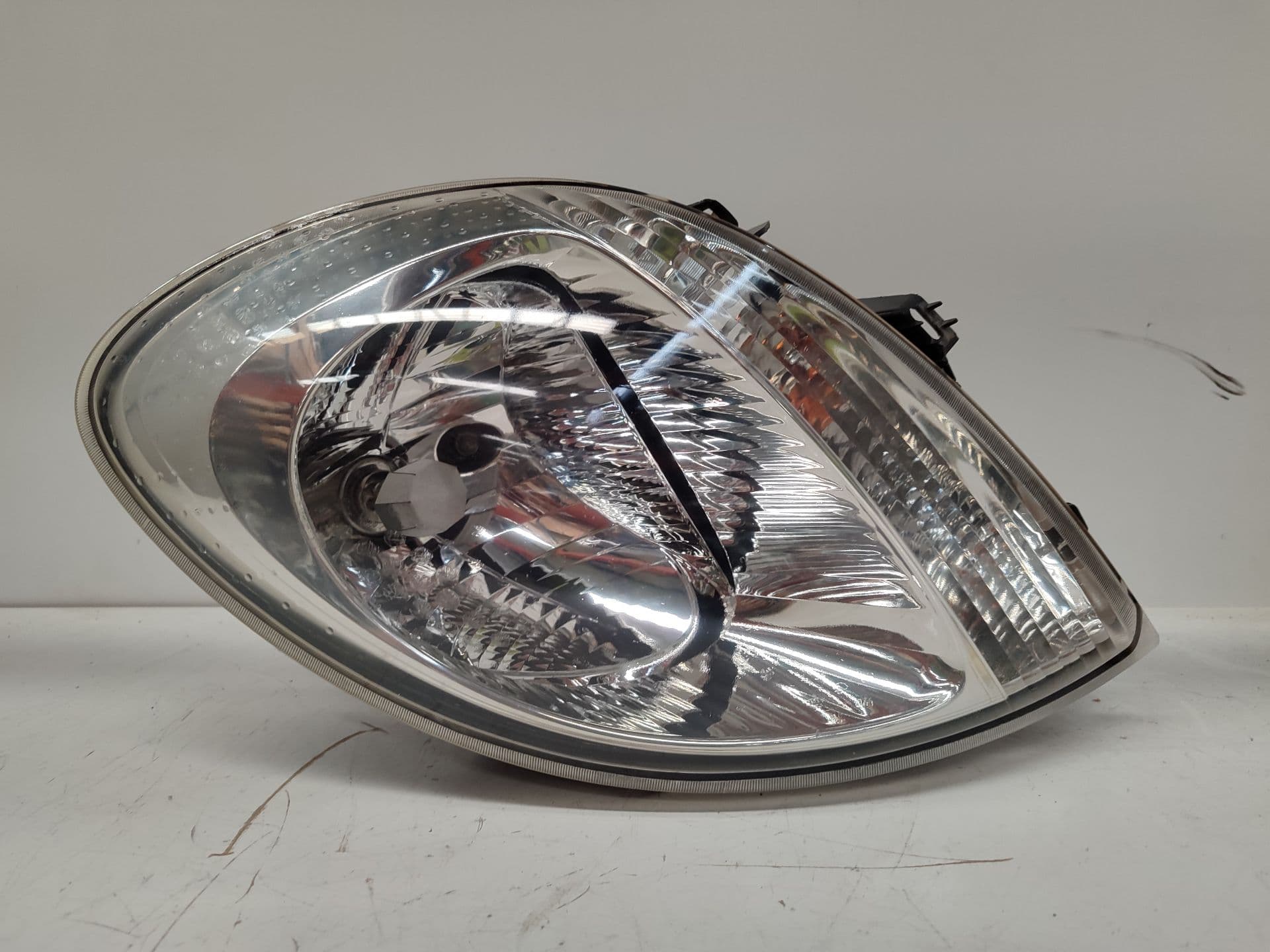 Faro izquierdo NISSAN KUBISTAR (X76)