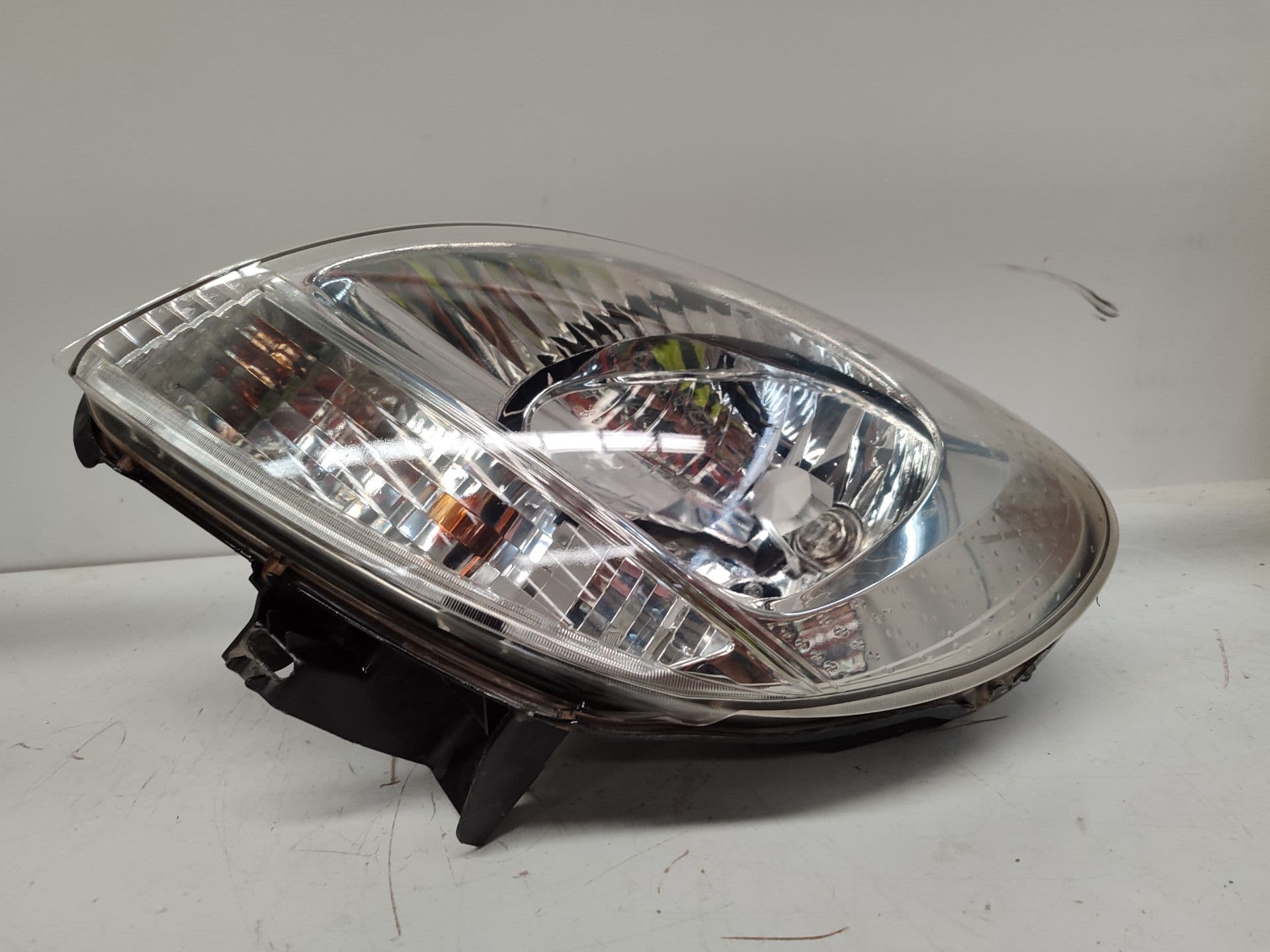 Faro izquierdo NISSAN KUBISTAR (X76) 3