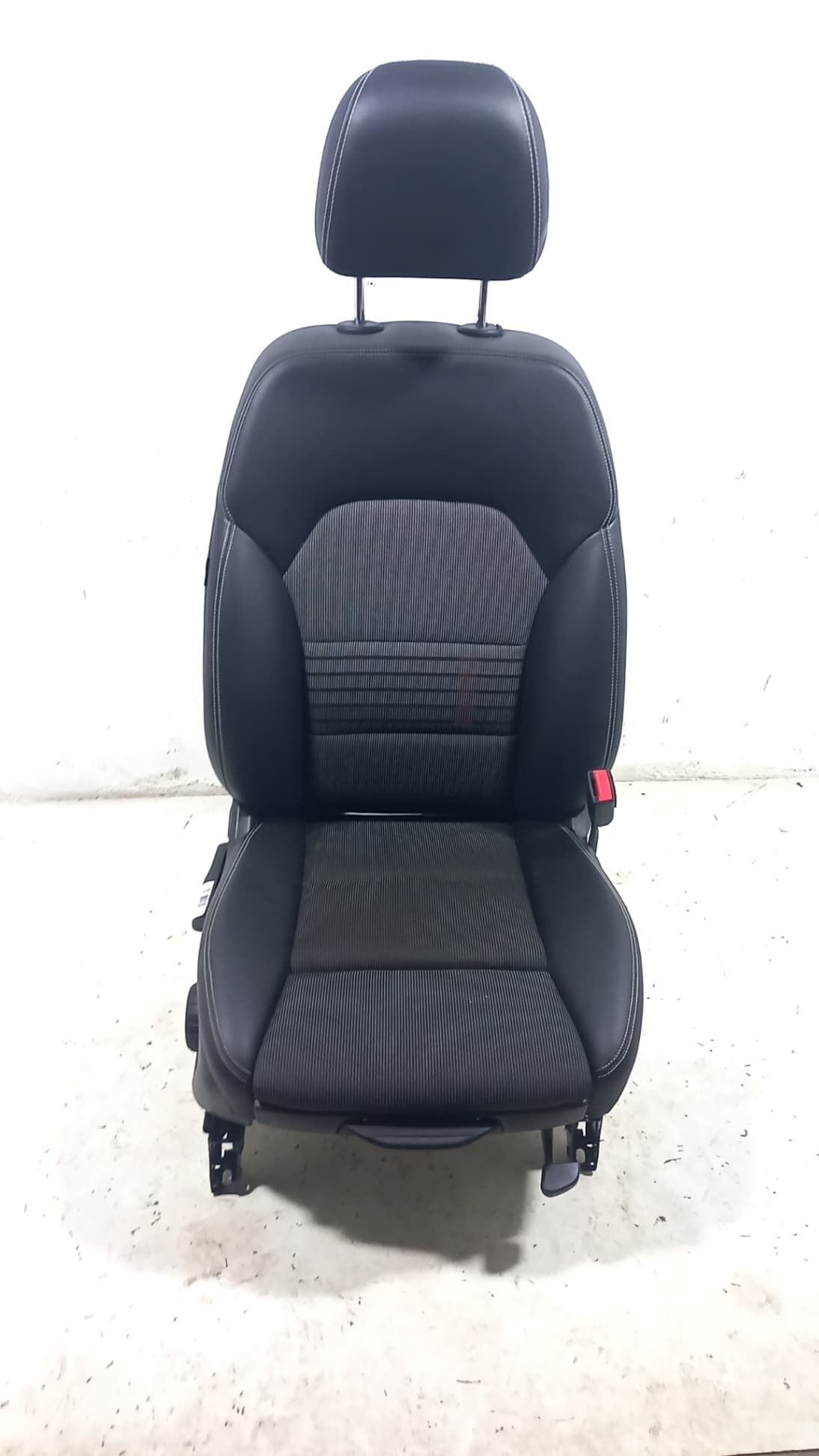 Asiento delantero derecho MERCEDES-BENZ CLASE B SPORTS TOURER (W246, W242)