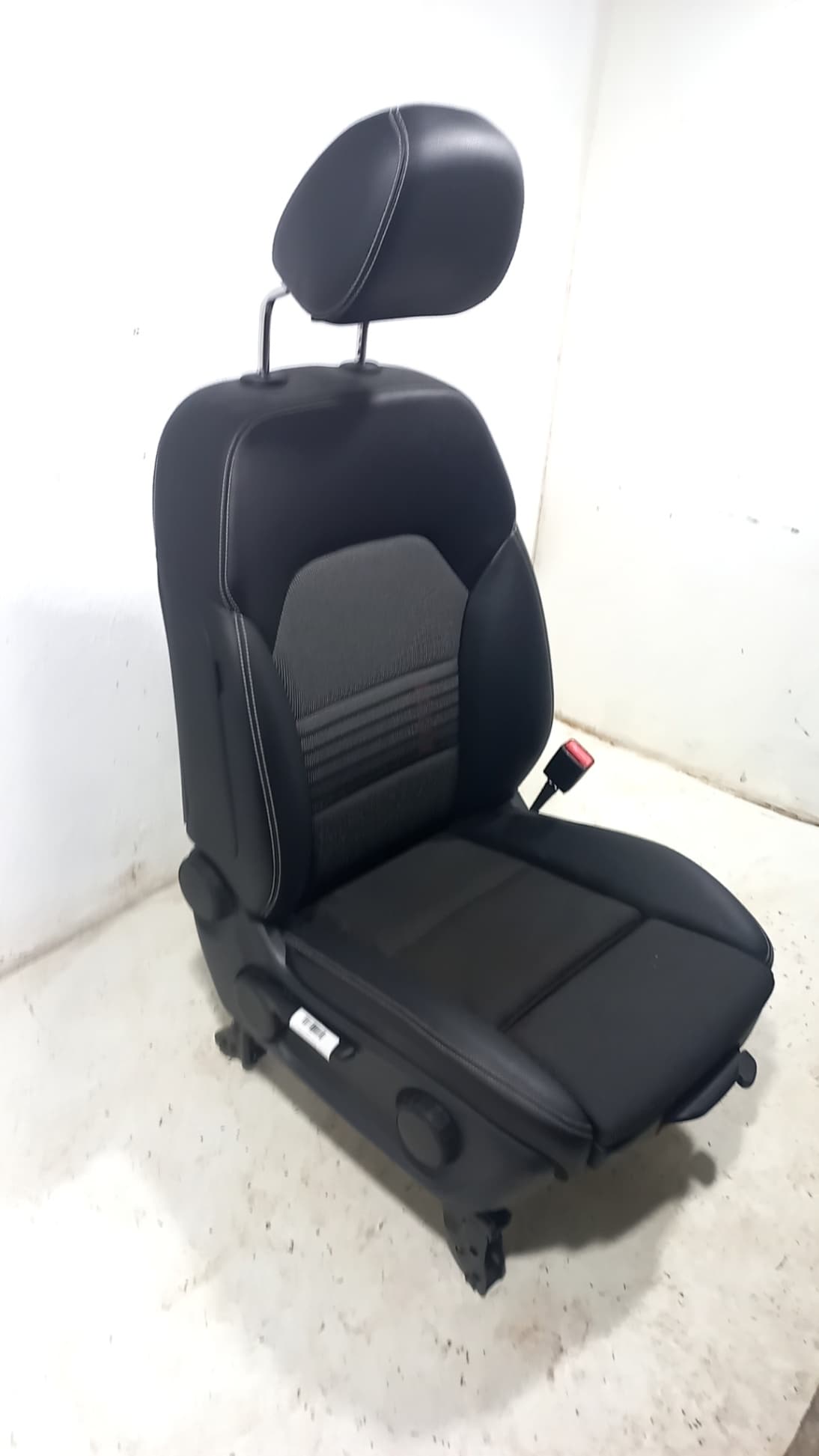 Asiento delantero derecho MERCEDES-BENZ CLASE B SPORTS TOURER (W246, W242) 4