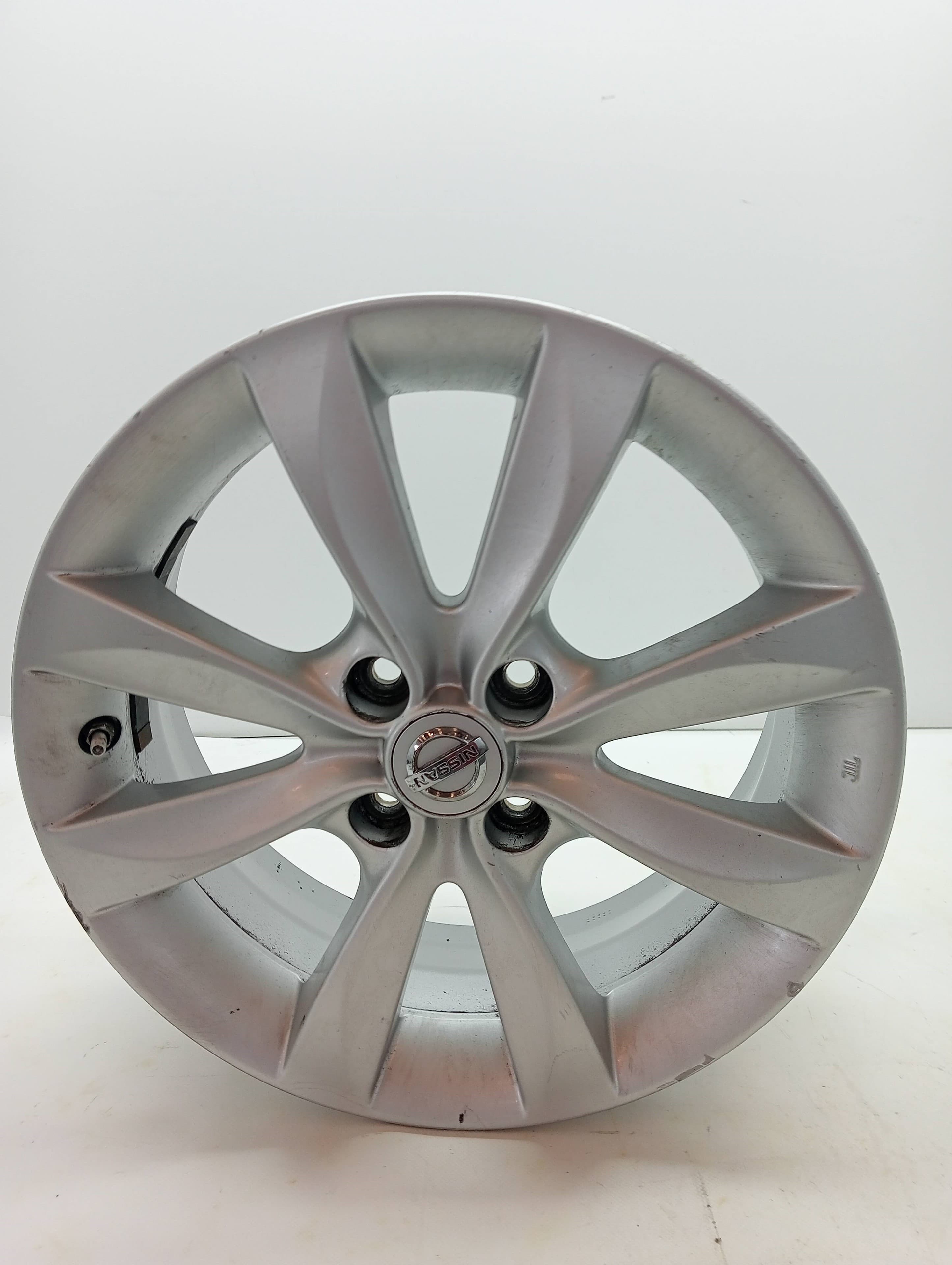 Llanta NISSAN NOTE