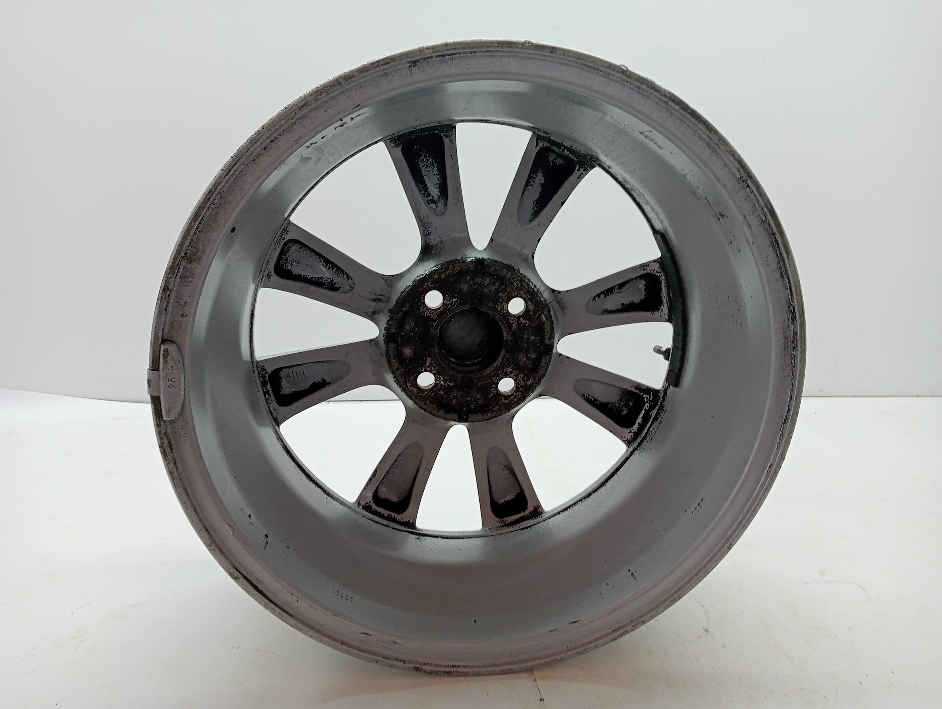 Llanta NISSAN NOTE 2