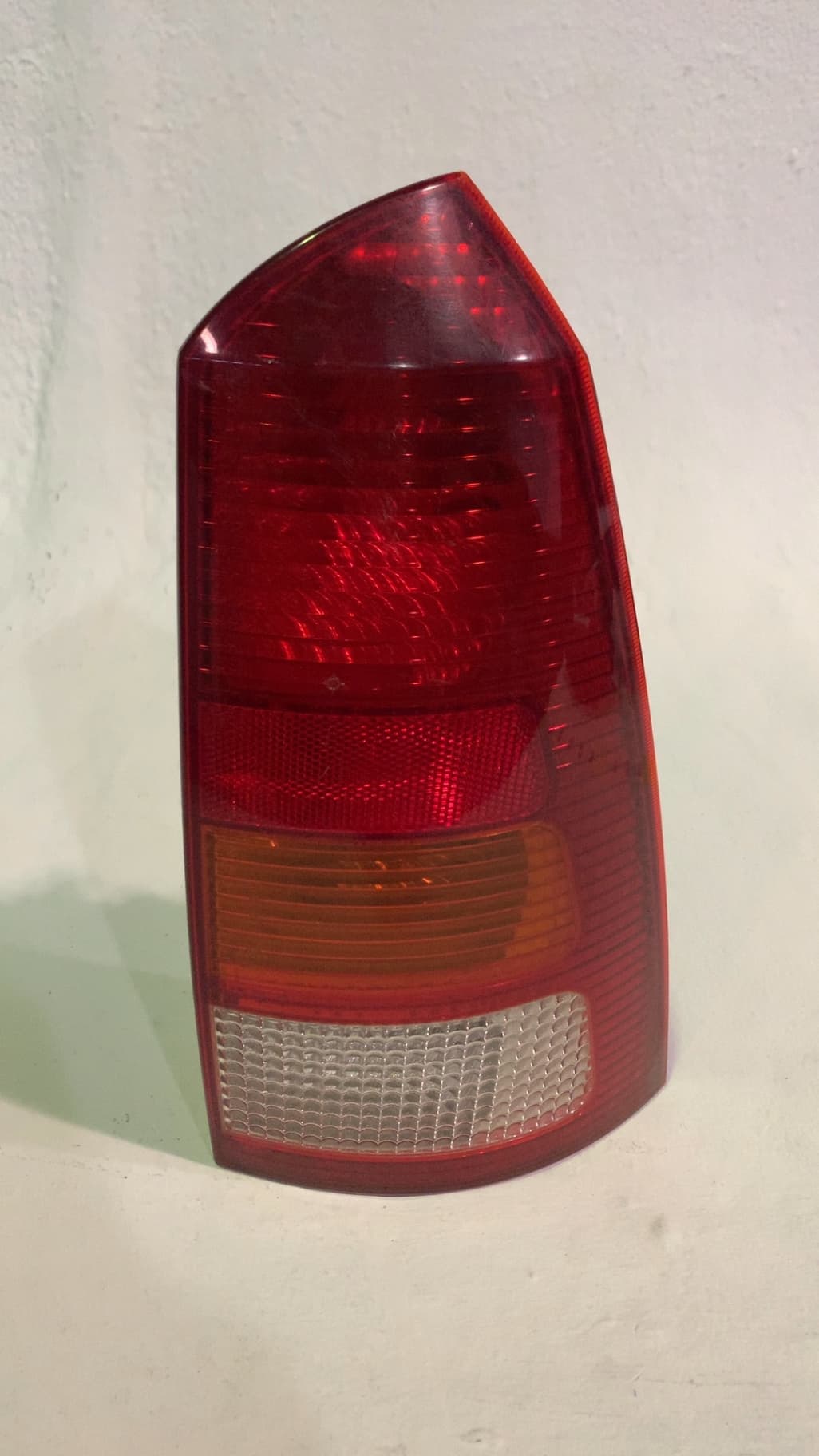 Piloto trasero izquierdo FORD FOCUS TURNIER (CAK)
