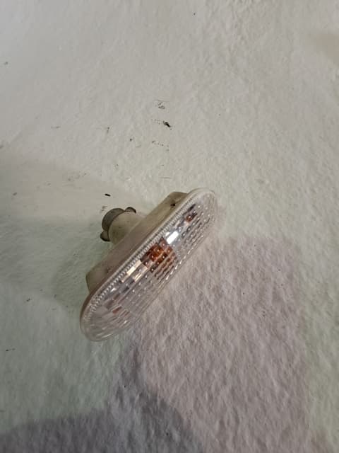 Piloto lateral izquierdo FORD FOCUS BERLINA (CAP) 2