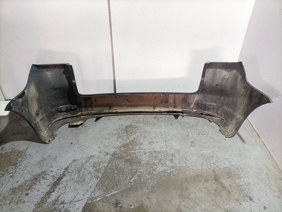 Paragolpes trasero TOYOTA COROLLA VERSO (E12) 4