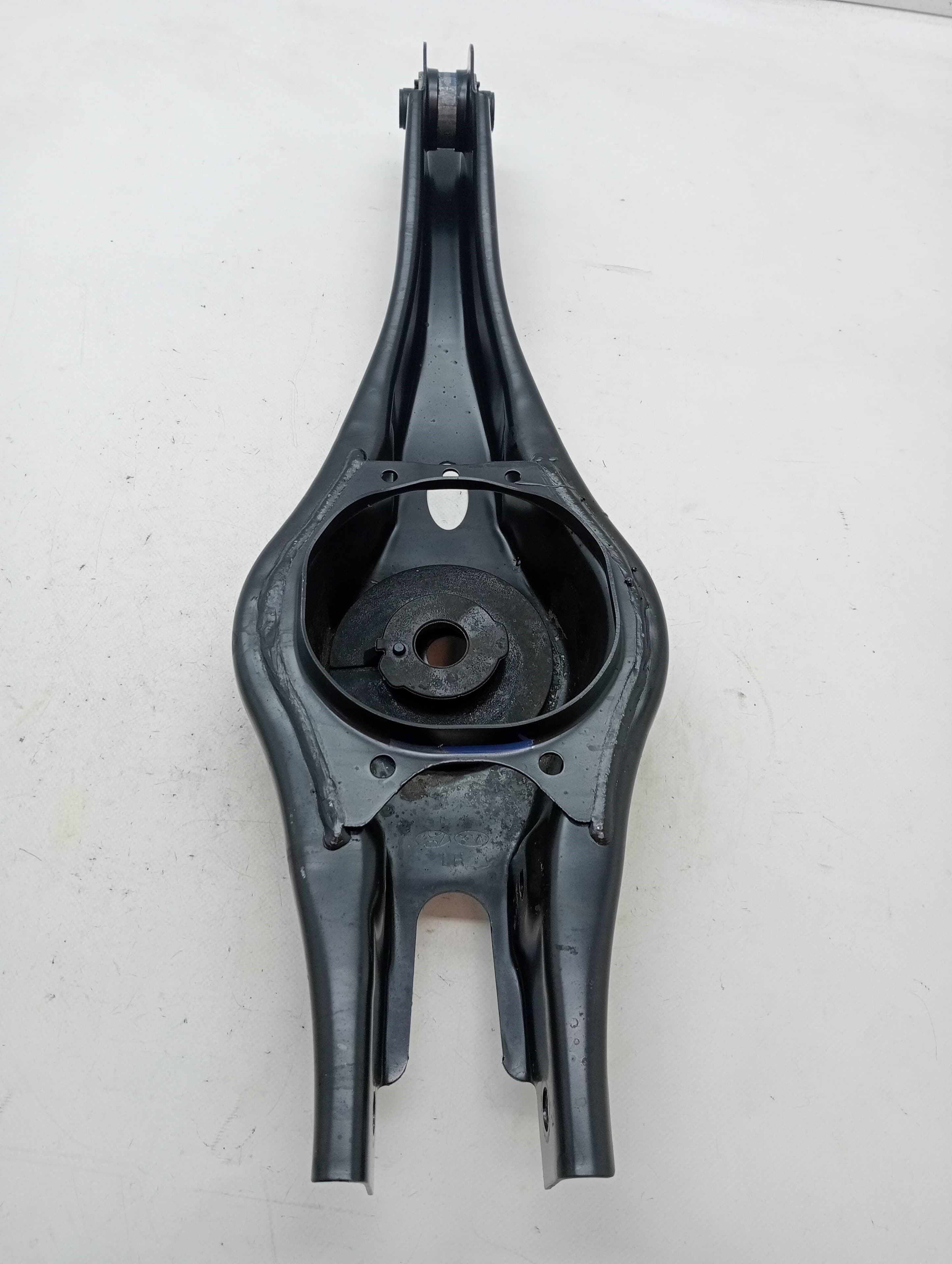 Brazo suspension inferior trasero izquierdo HYUNDAI I30 CW (PD)