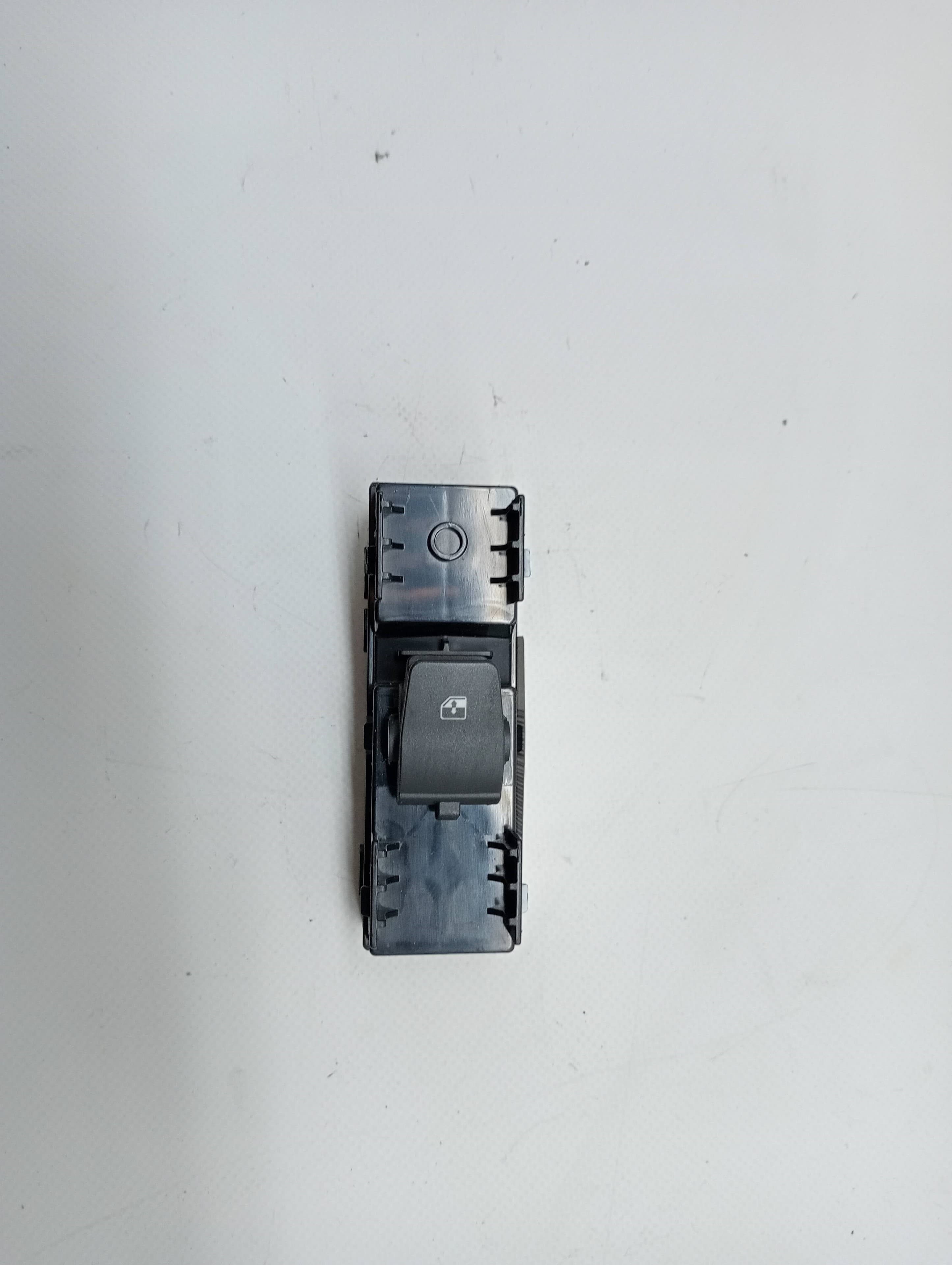 Mando elevalunas delantero derecho HYUNDAI I30 CW (PD) 3