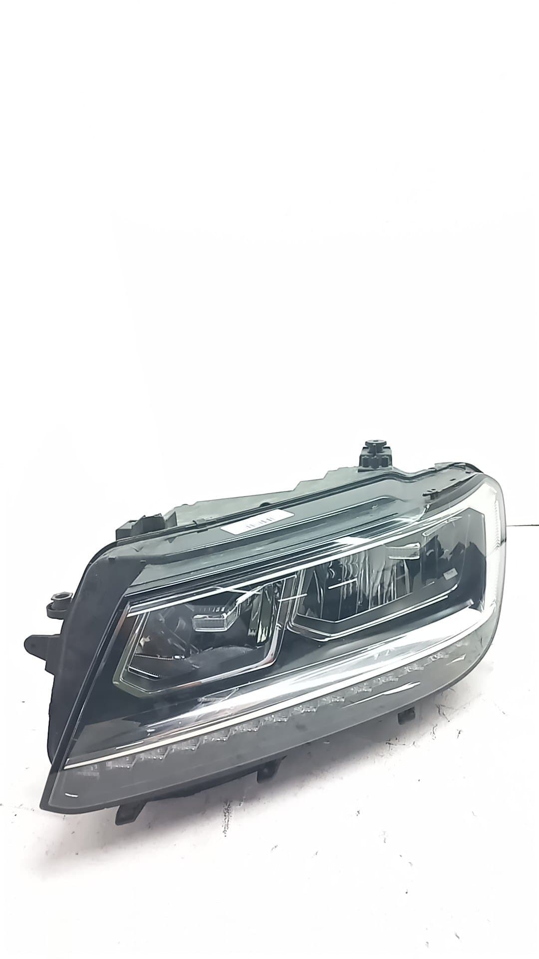 Faro izquierdo VOLKSWAGEN TIGUAN (AX1)