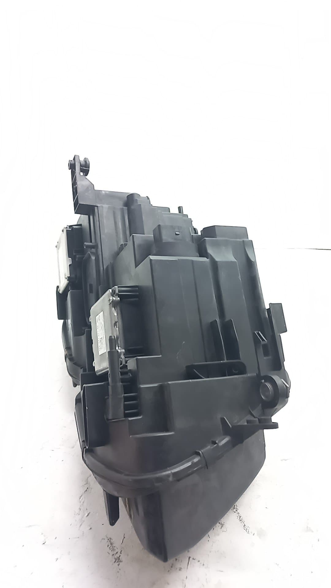 Faro izquierdo VOLKSWAGEN TIGUAN (AX1) 3