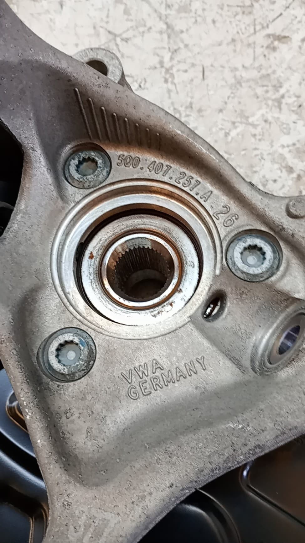 Mangueta delantera izquierda VOLKSWAGEN TIGUAN (AX1) 2