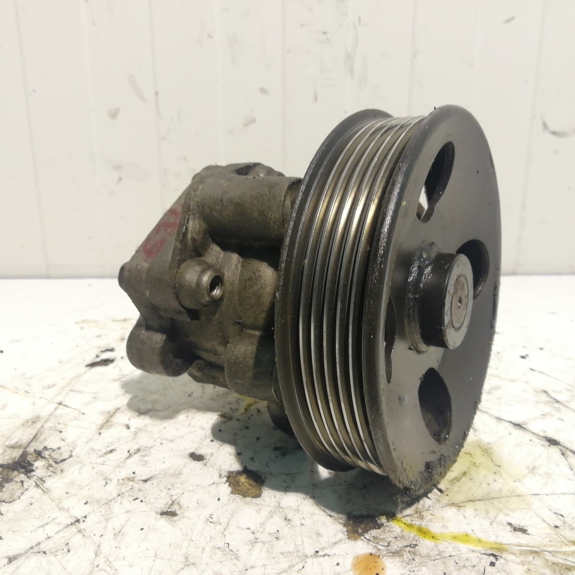 Bomba direccion KIA CARENS 4