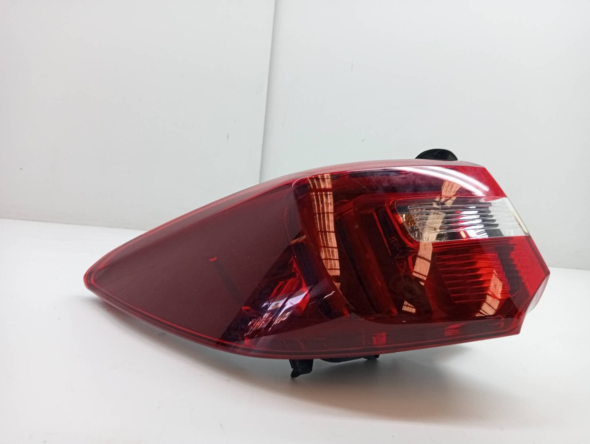 Piloto trasero izquierdo OPEL GRANDLAND X (A18,P1UO) 2