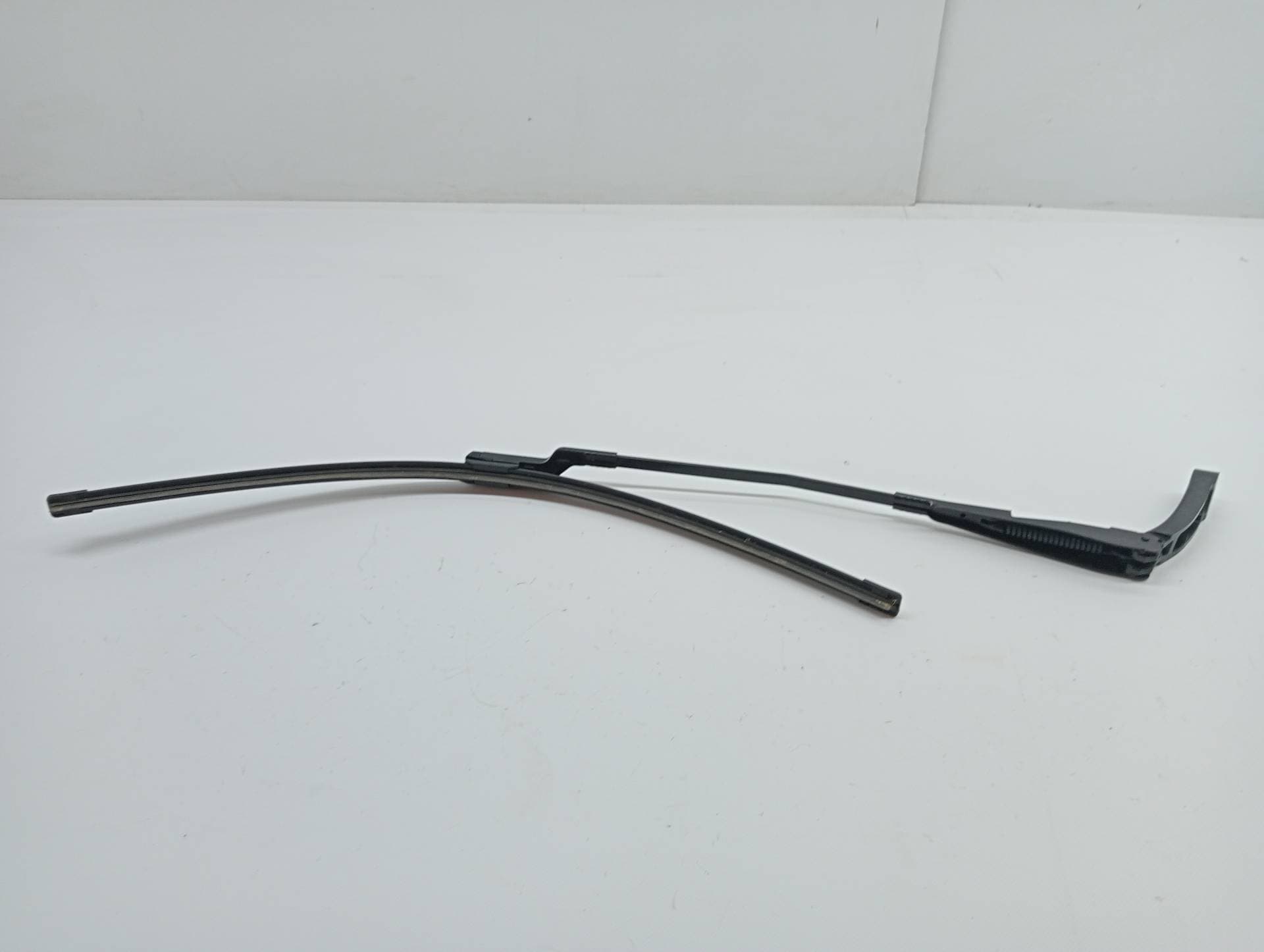 Brazo limpia delantero izquierdo OPEL GRANDLAND X (A18,P1UO) 3