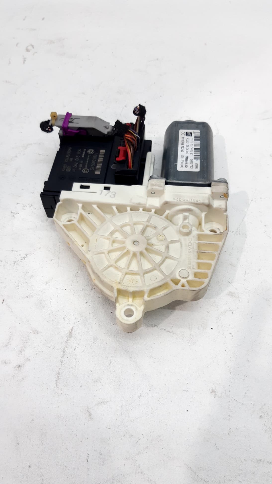 Motor elevalunas delantero derecho SEAT LEON (1P1)