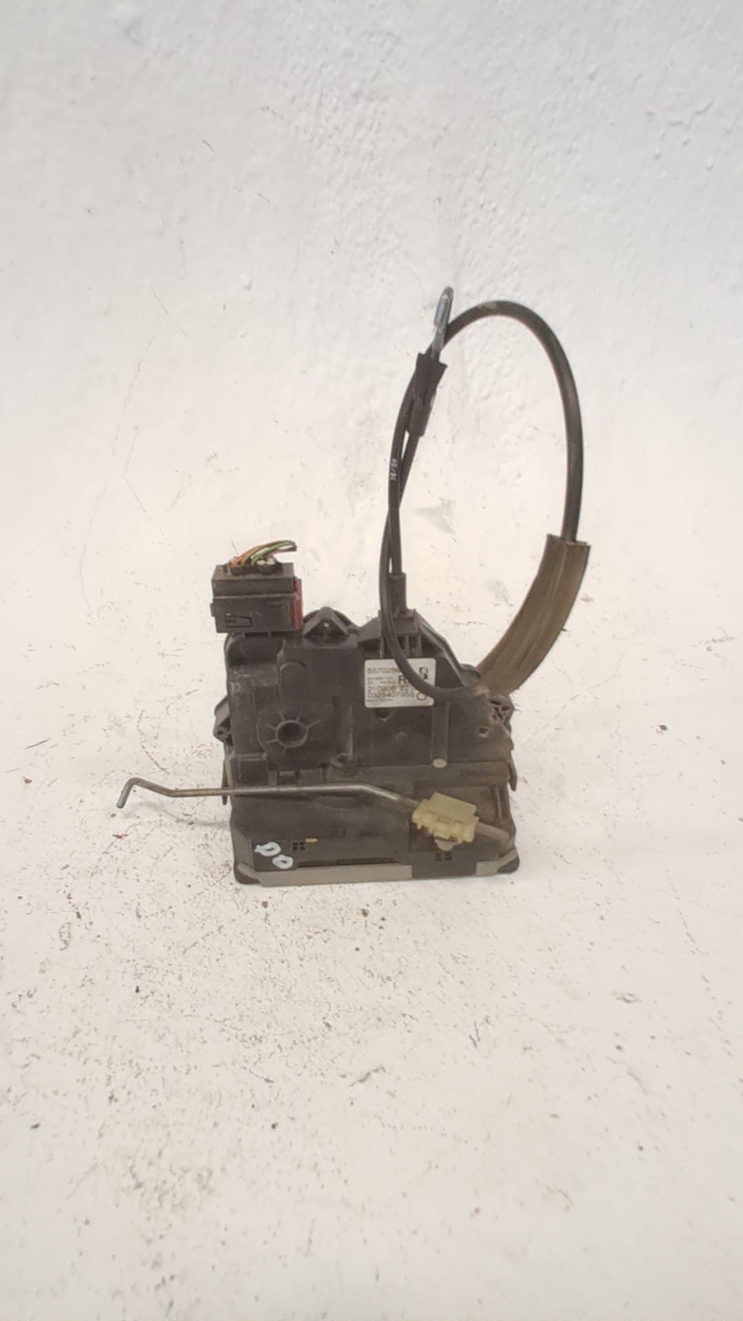 Cerradura puerta delantera derecha OPEL CORSA D