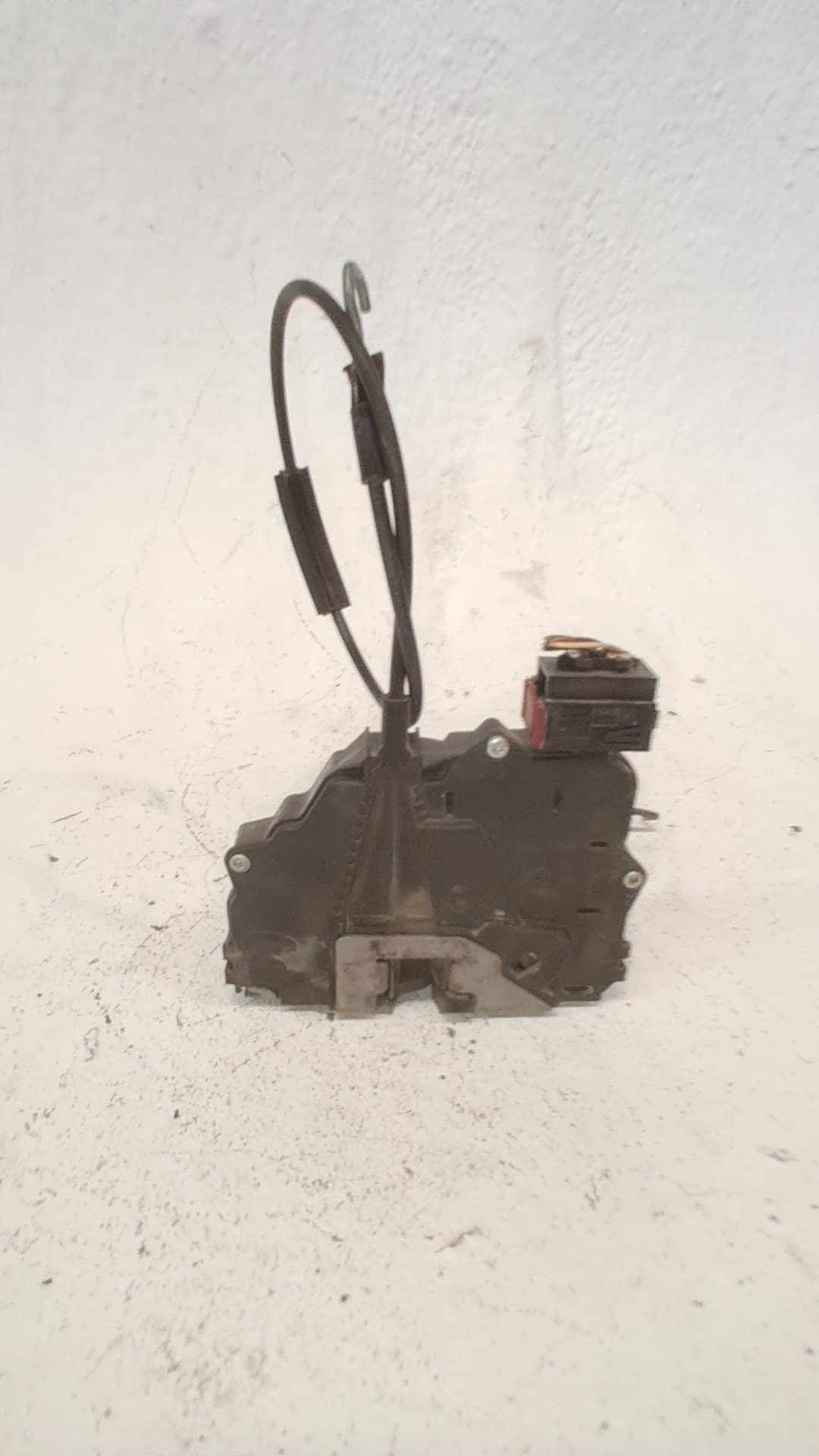 Cerradura puerta delantera derecha OPEL CORSA D 3
