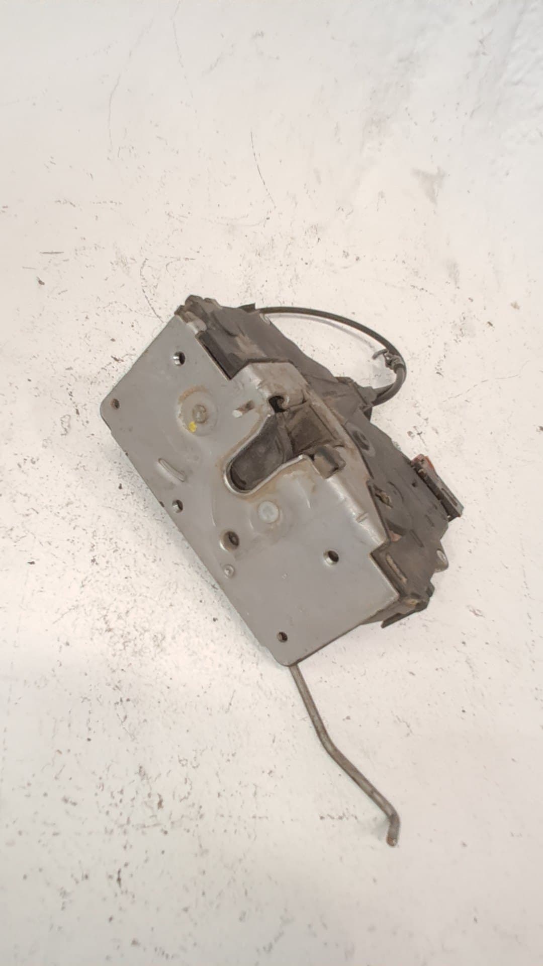 Cerradura puerta delantera derecha OPEL CORSA D 2