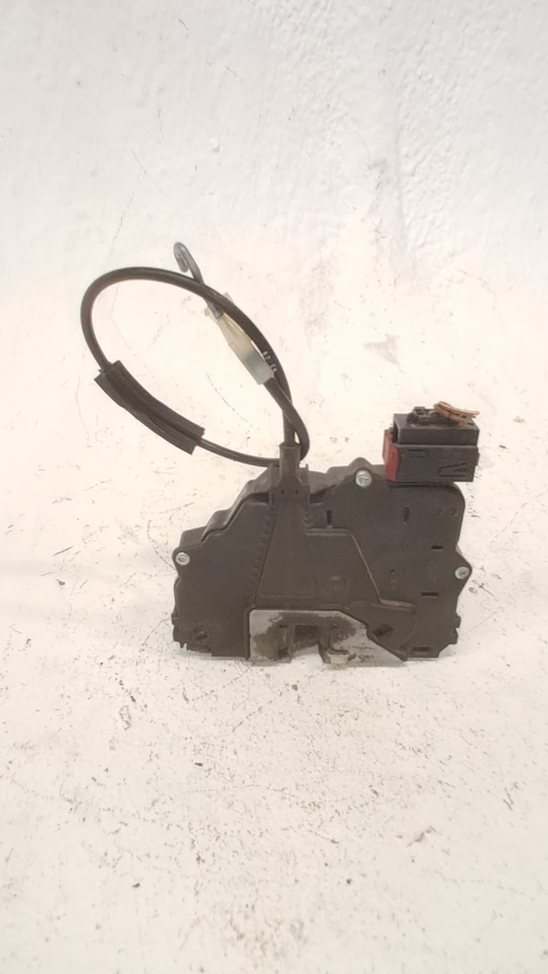 Cerradura puerta trasera derecha OPEL CORSA D 3