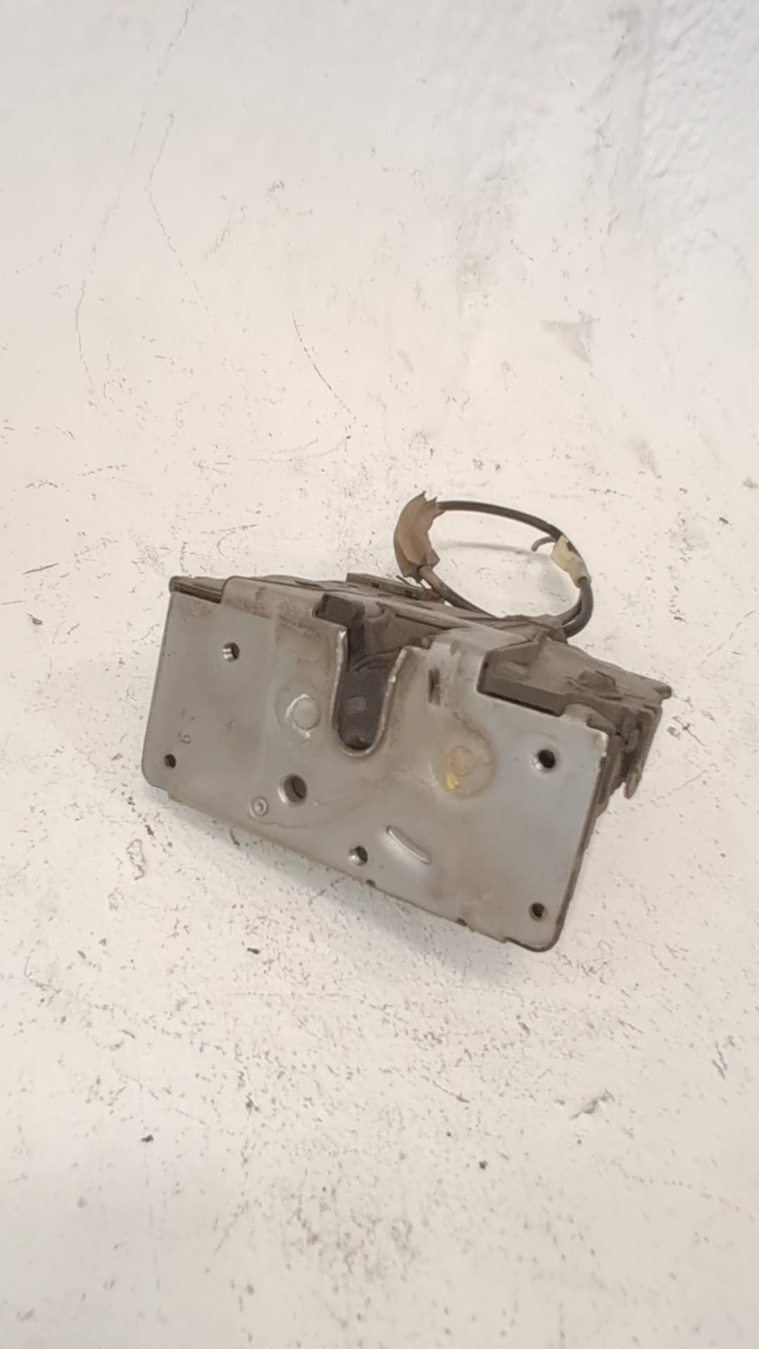 Cerradura puerta trasera izquierda OPEL CORSA D 2