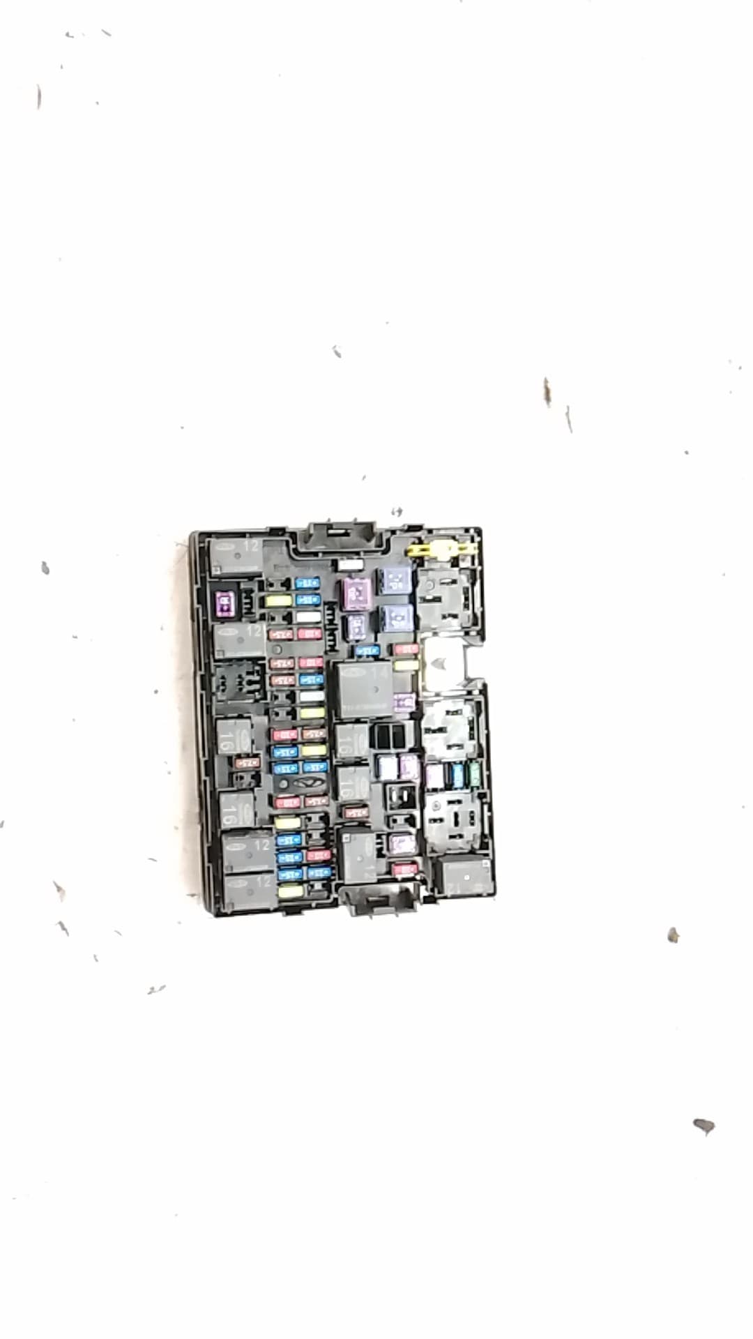 Caja reles / fusibles OMODA C5