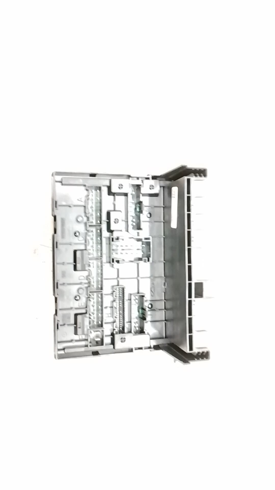 Caja reles / fusibles OMODA C5 4