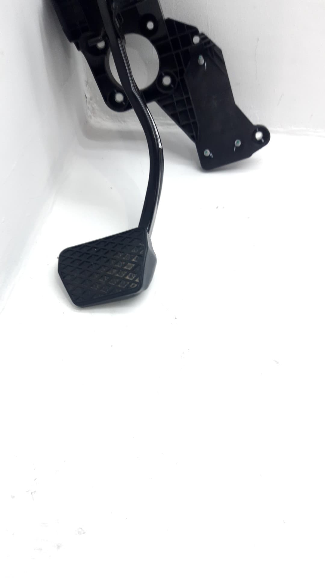 Pedal freno OMODA C5 3