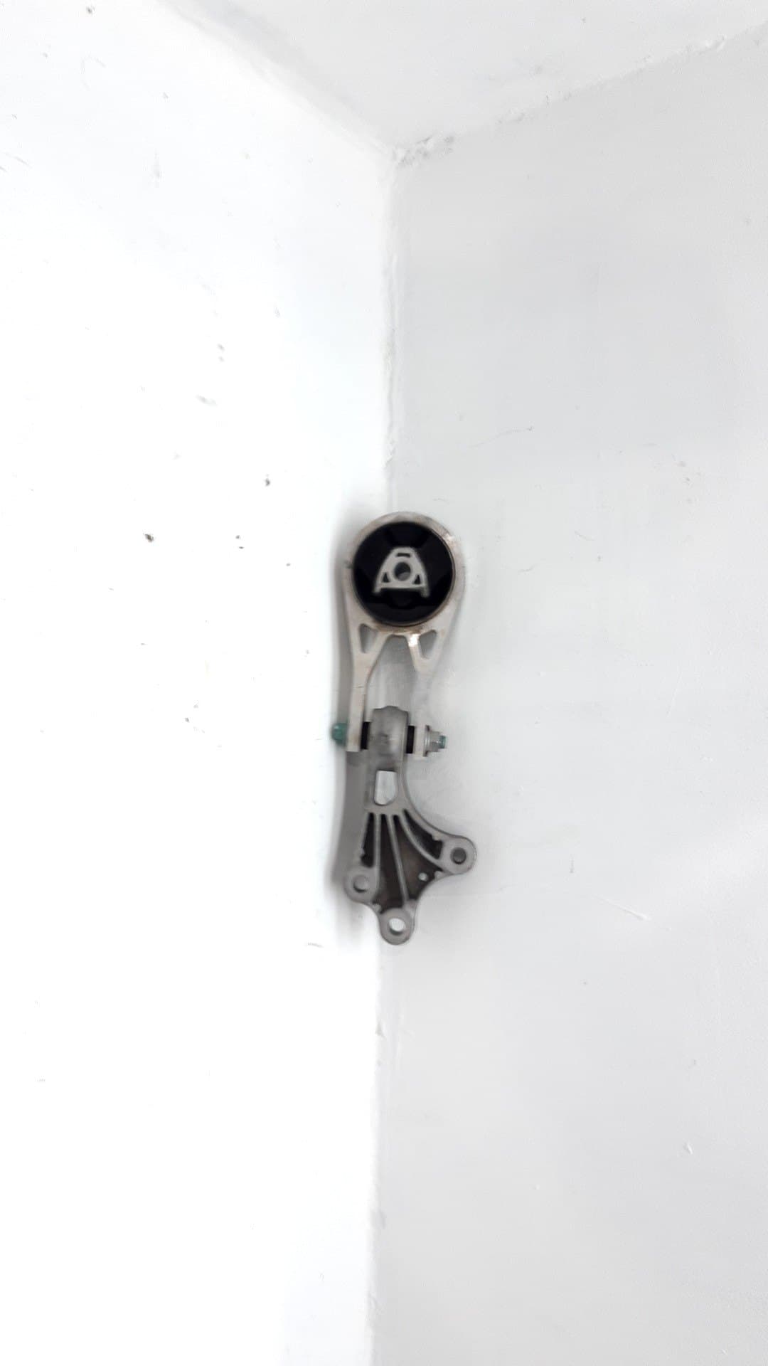 Soporte motor derecho OMODA C5 3