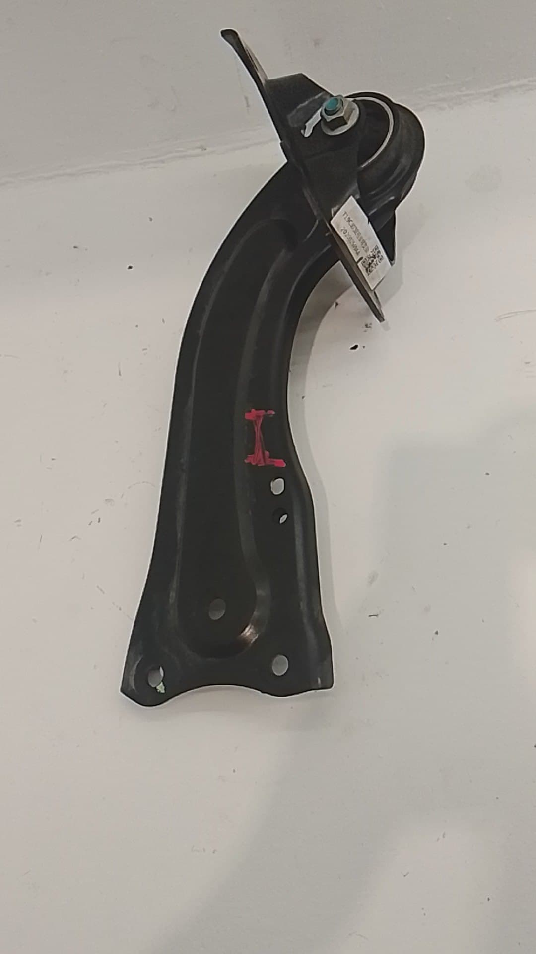 Brazo suspension inferior trasero izquierdo OMODA C5