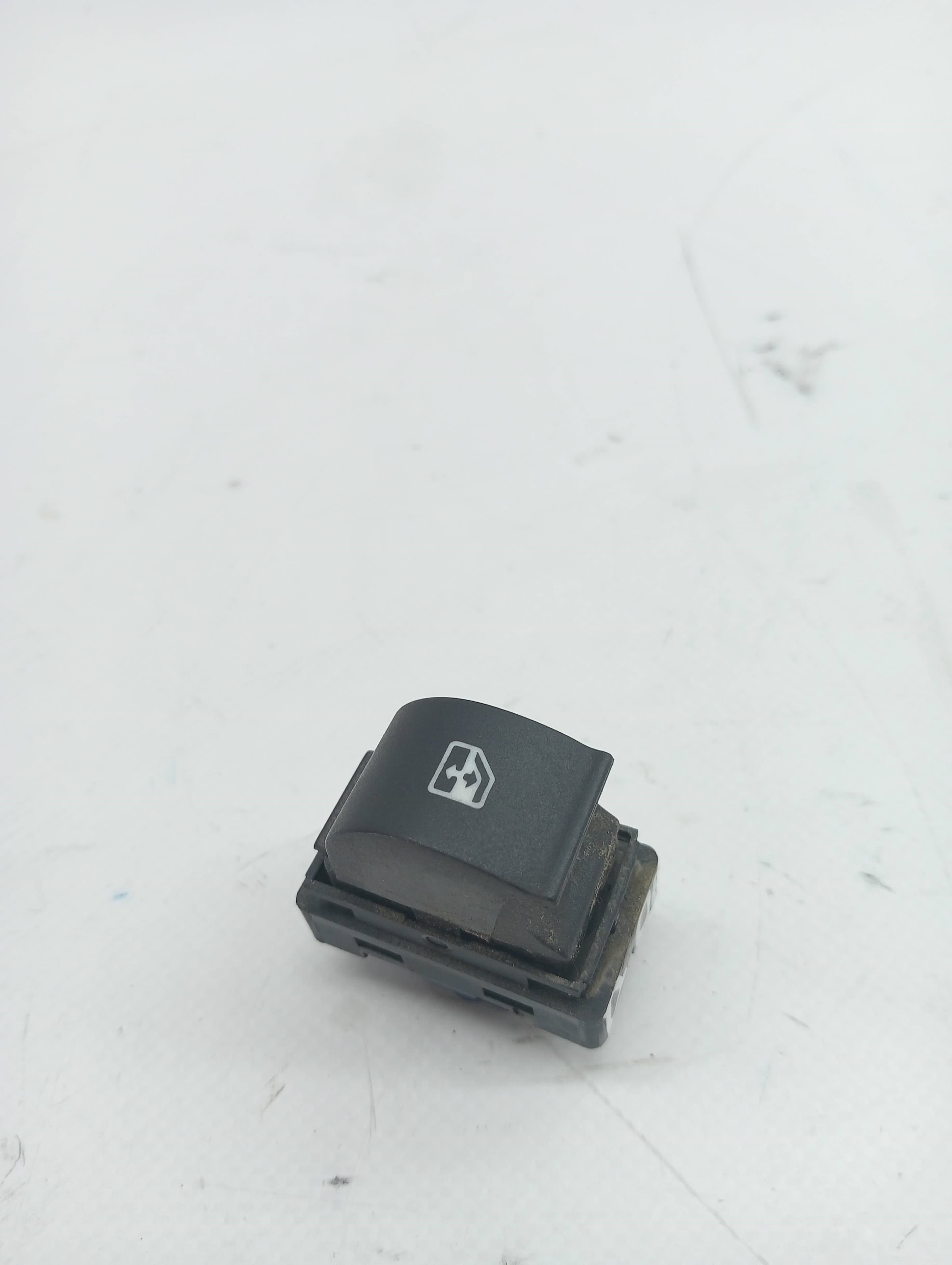 Mando elevalunas delantero derecho OPEL COMBO D