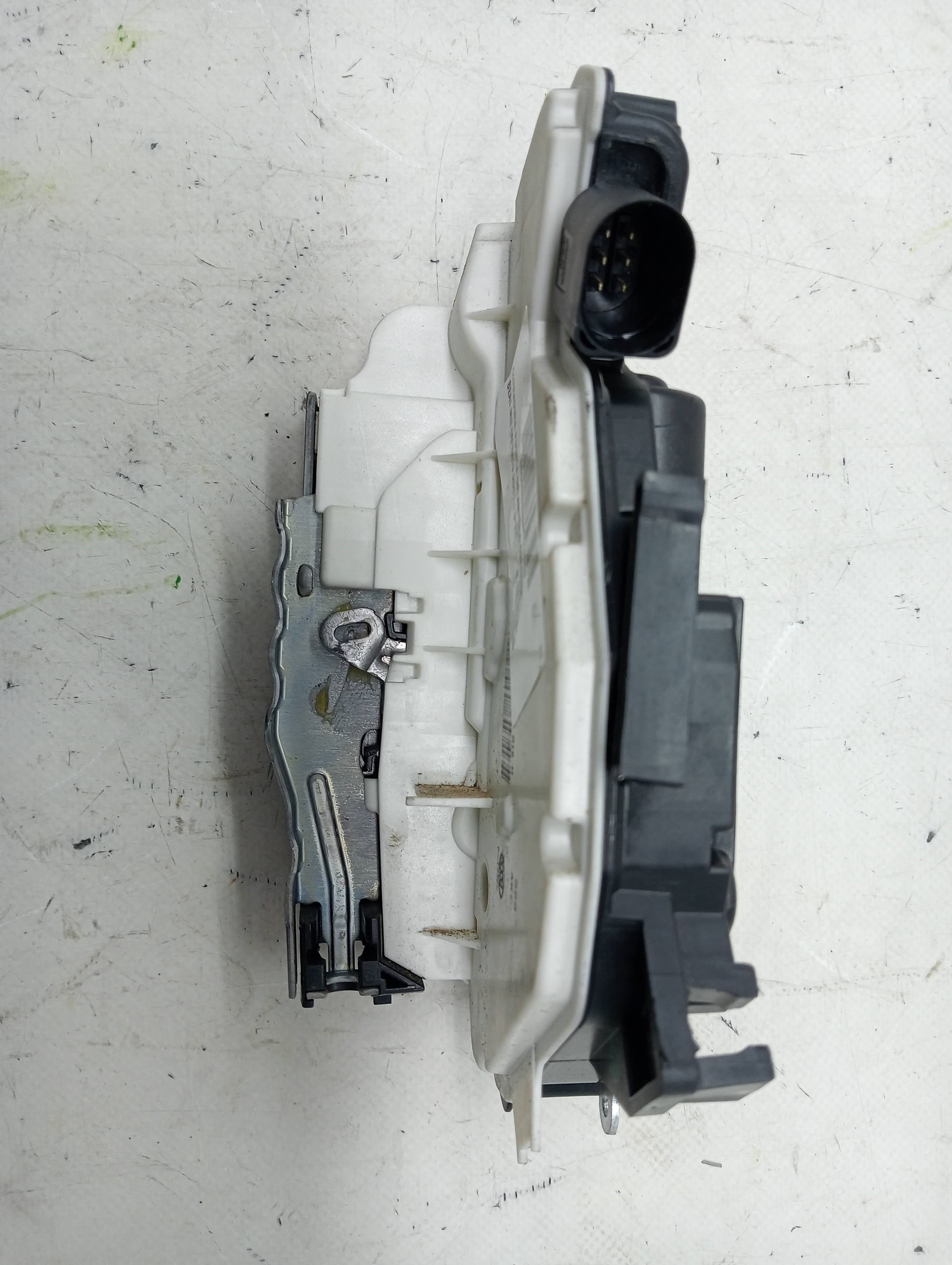Cerradura puerta delantera derecha SEAT MII (KF1) 2
