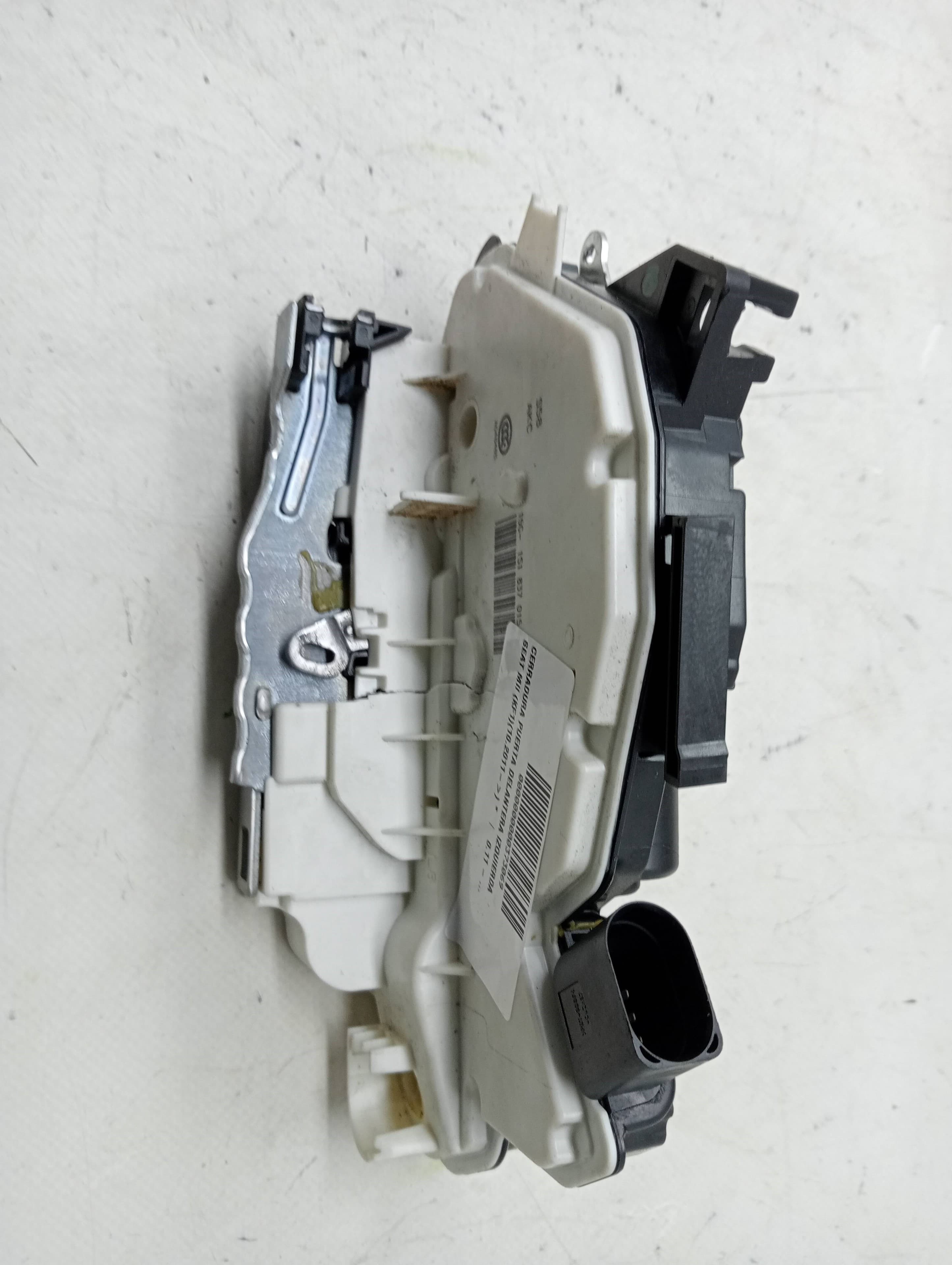 Cerradura puerta delantera izquierda SEAT MII (KF1) 2