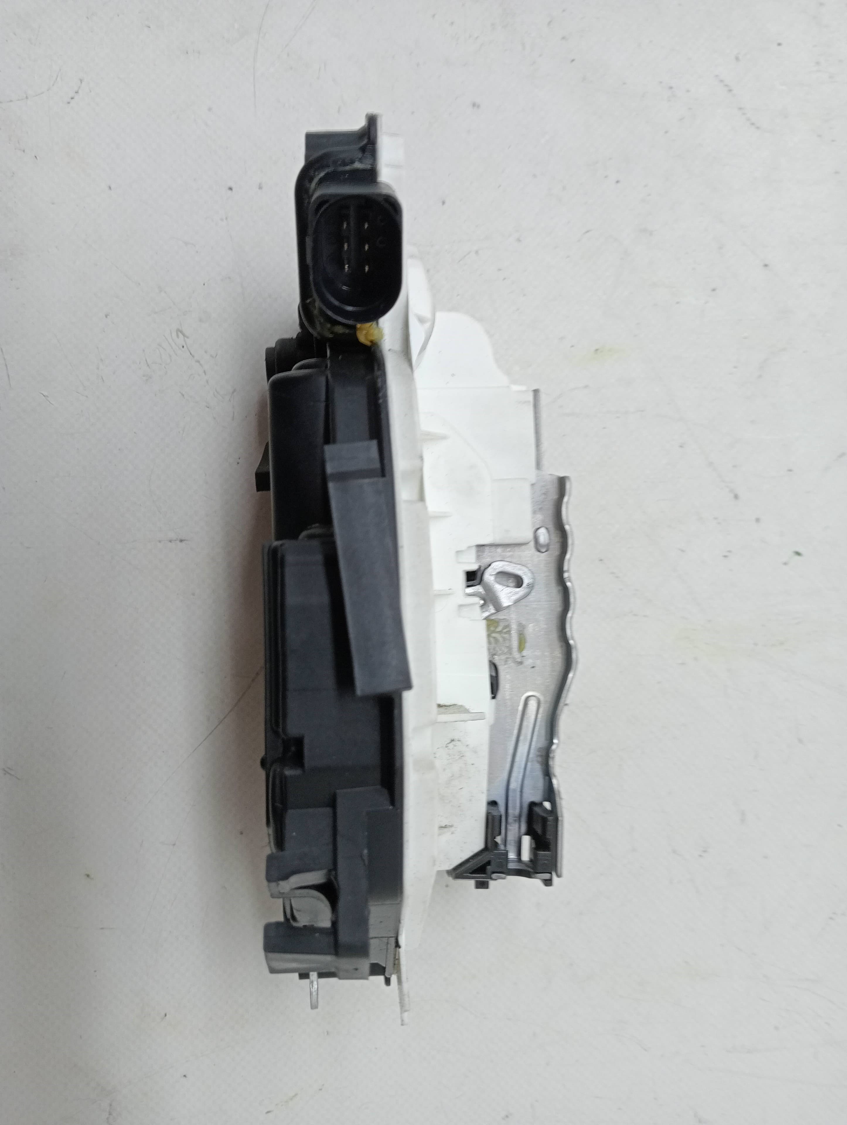 Cerradura puerta trasera izquierda SEAT MII (KF1) 3