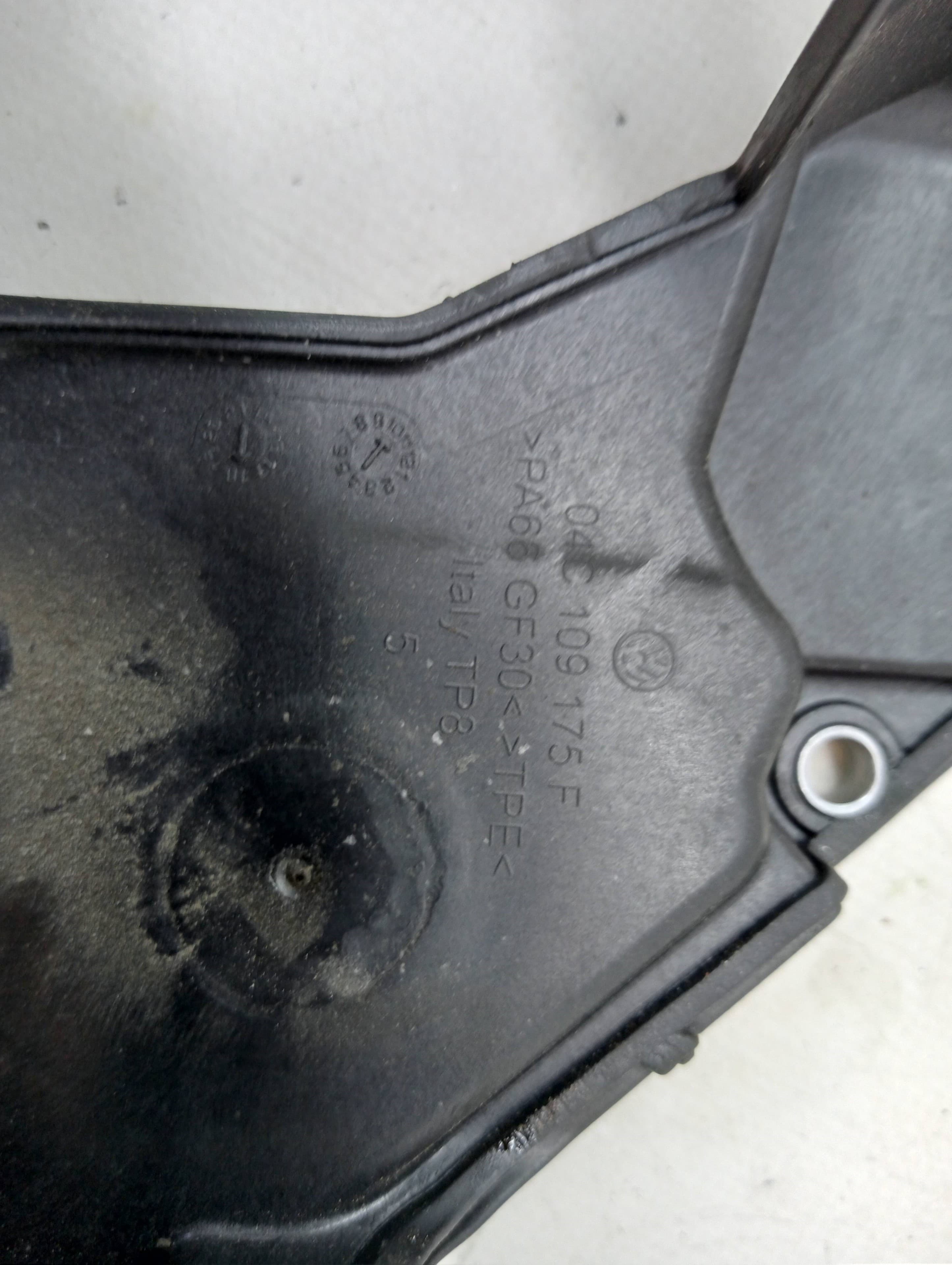 Tapa distribucion SEAT MII (KF1) 2