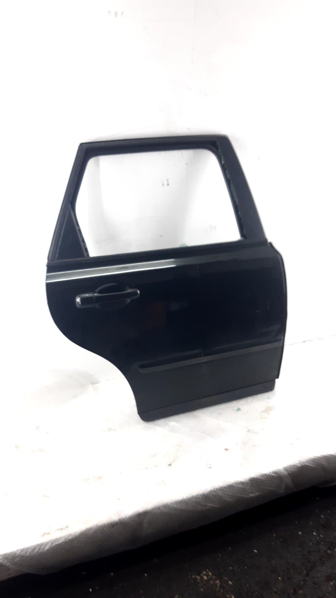 Puerta trasera derecha VOLVO V50 FAMILIAR