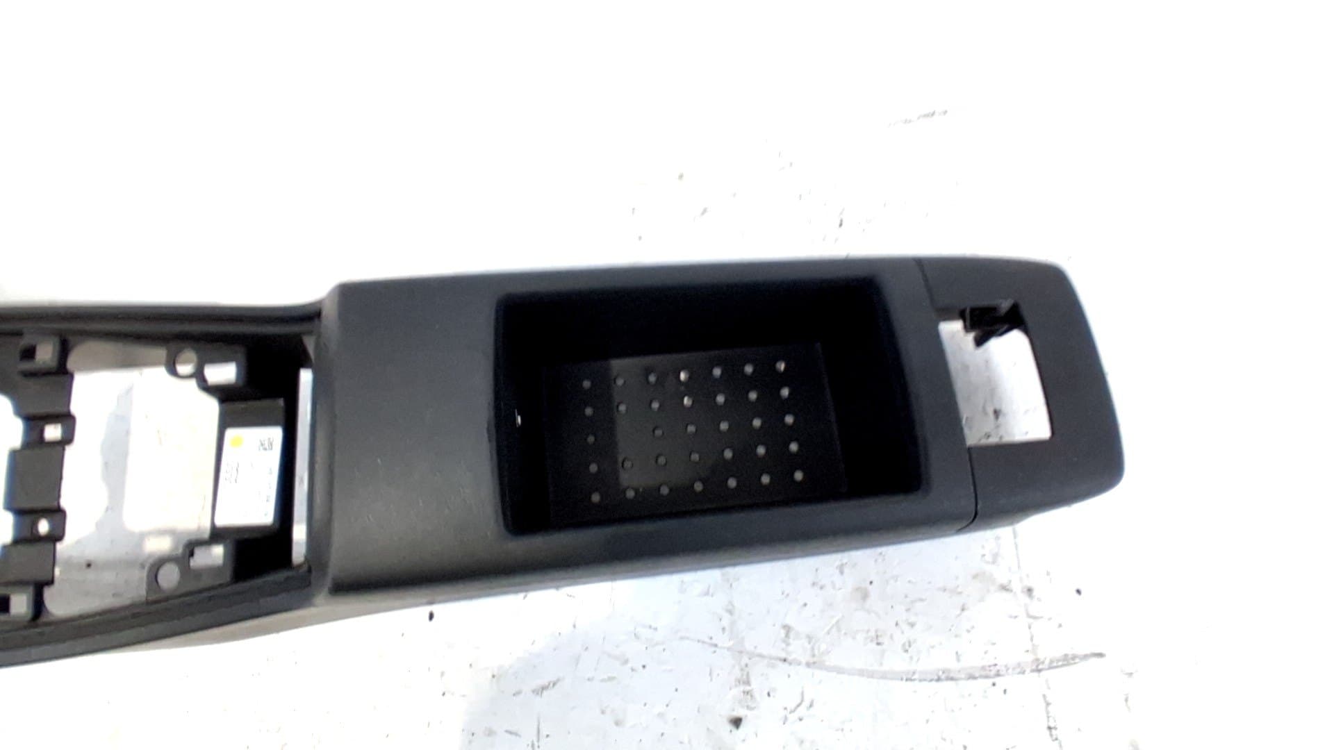 Consola central AUDI A3 (8V) 3