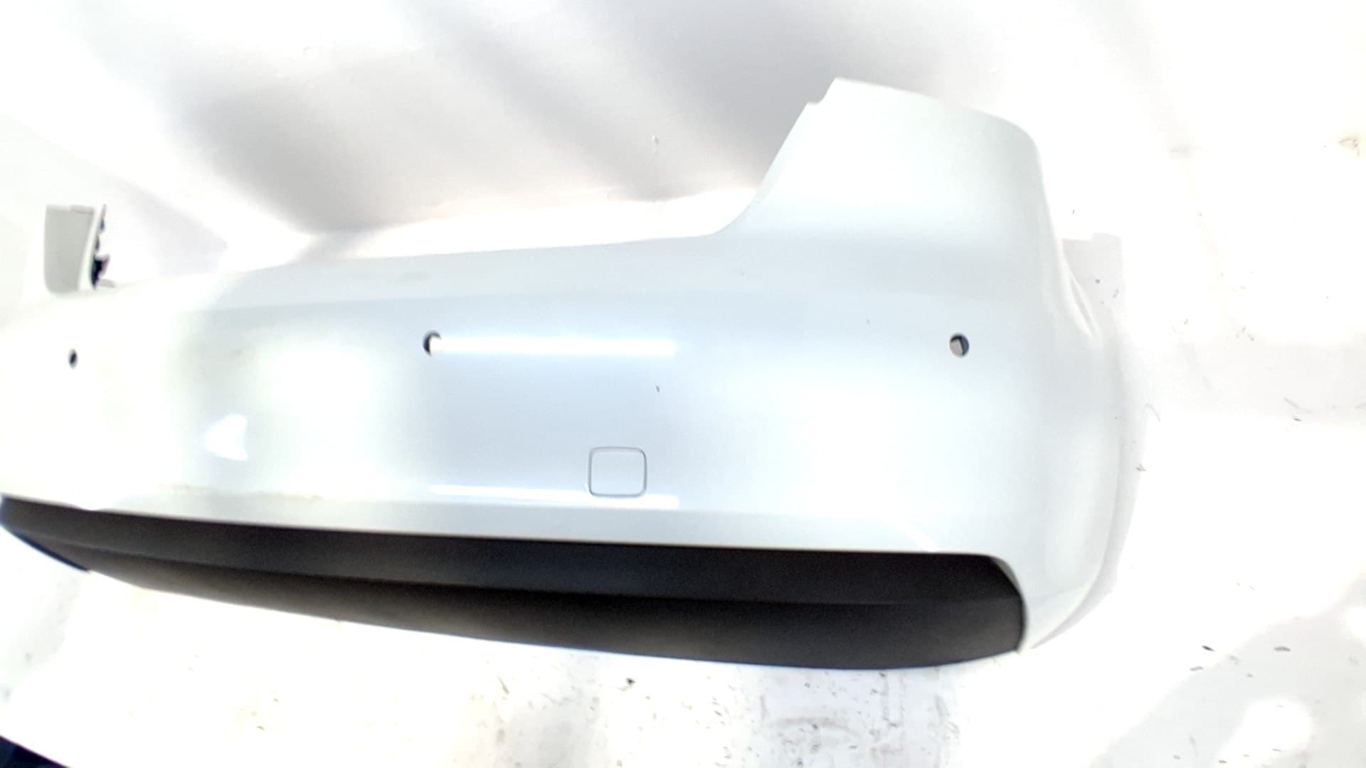 Paragolpes trasero AUDI A3 (8V) 4