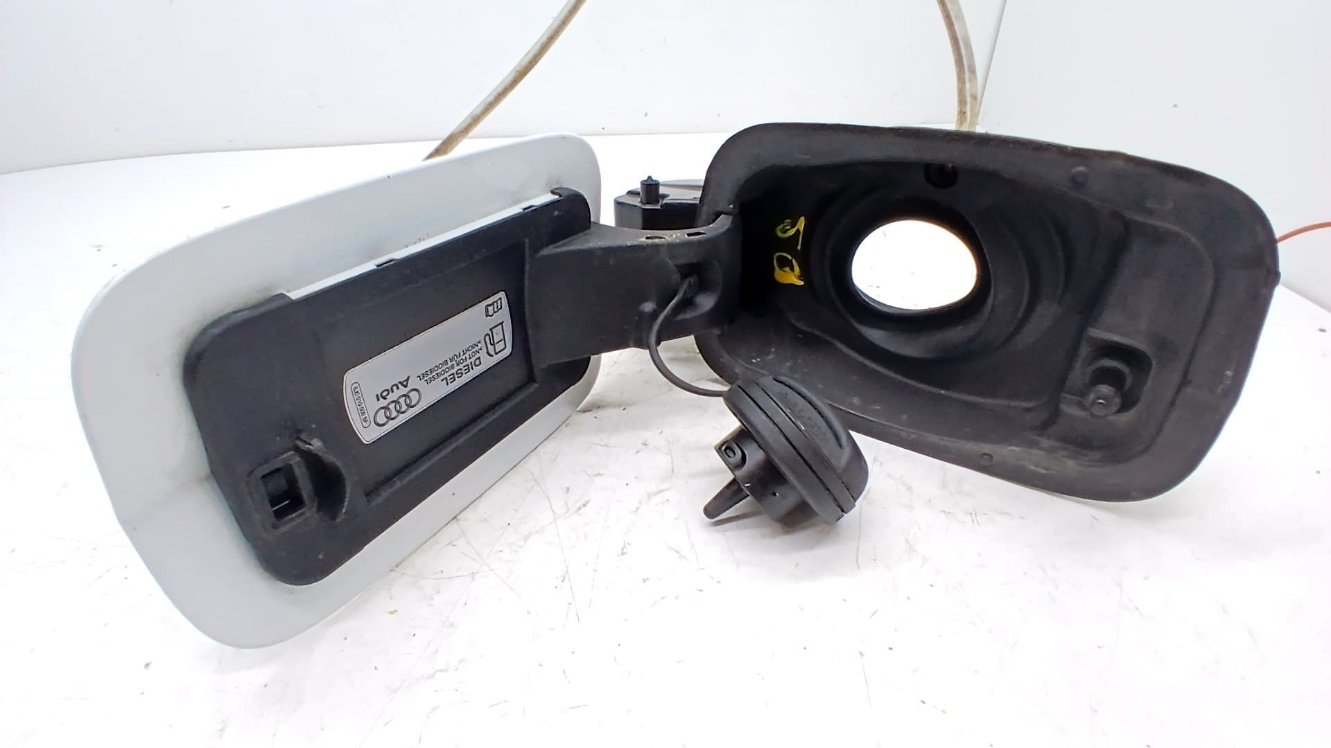 Tapa exterior combustible AUDI A3 (8V) 4