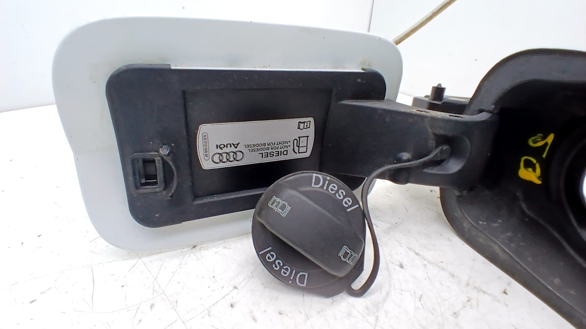 Tapa exterior combustible AUDI A3 (8V) 3