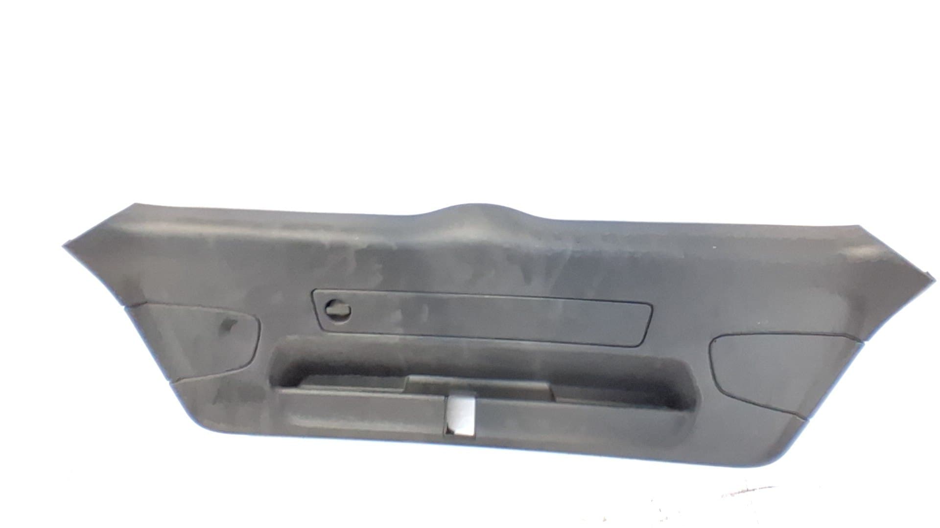 Tapa maletero AUDI A3 (8V) 4