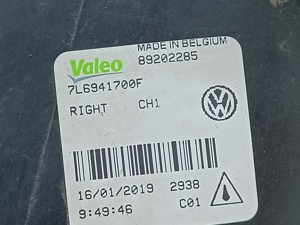 Faro antiniebla derecho VOLKSWAGEN TOUAREG (7LA) 2