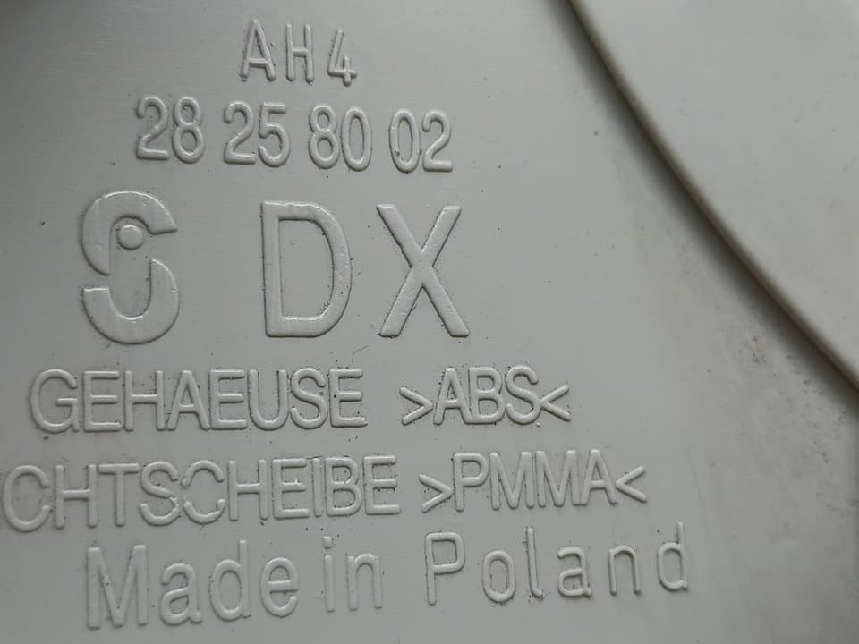 Piloto trasero derecho VOLKSWAGEN TOUAREG (7LA) 2