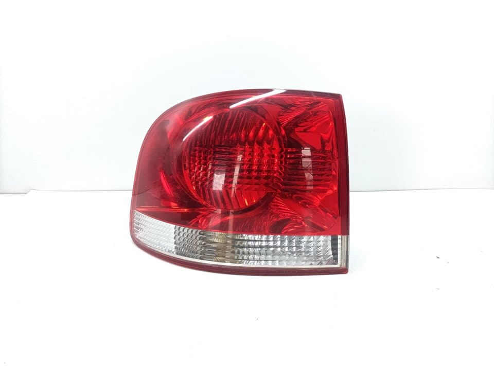 Piloto trasero izquierdo VOLKSWAGEN TOUAREG (7LA)
