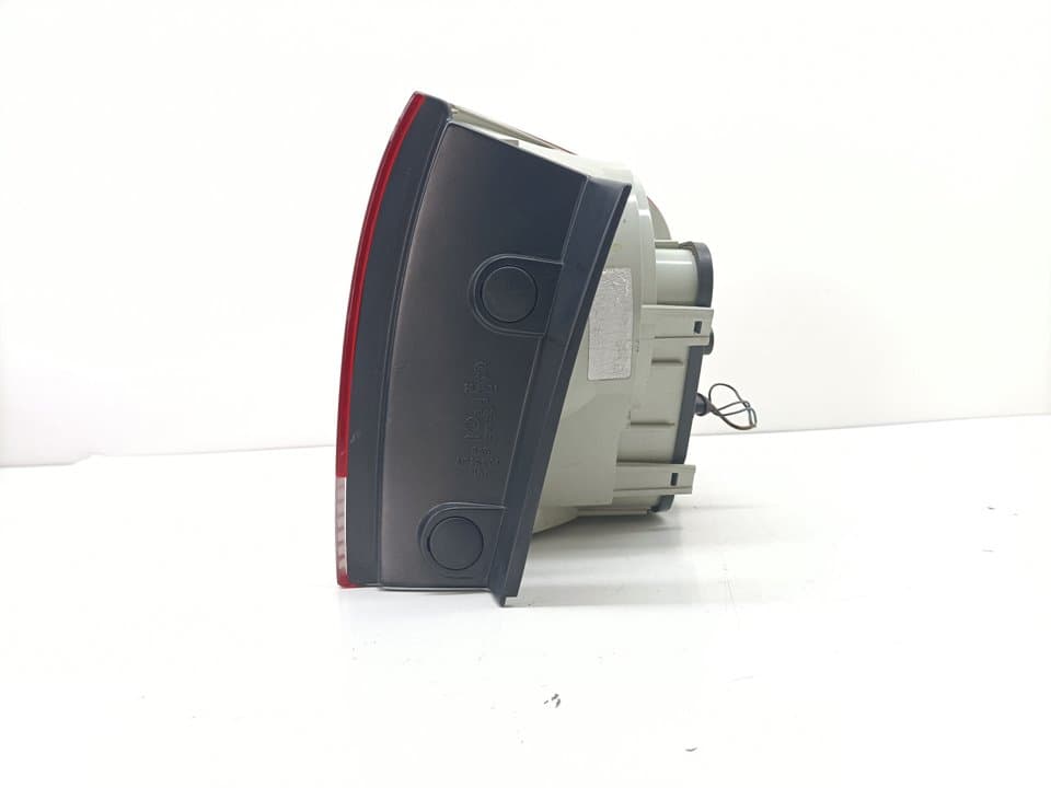 Piloto trasero izquierdo VOLKSWAGEN TOUAREG (7LA) 5