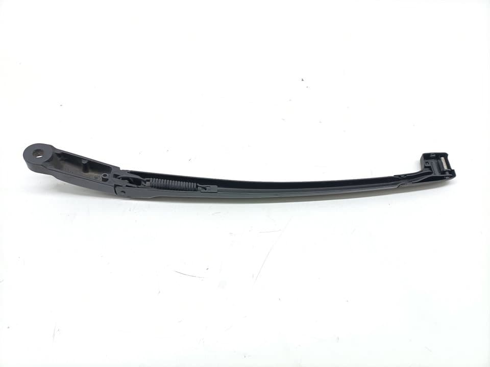 Brazo limpia delantero izquierdo VOLKSWAGEN TOUAREG (7LA)