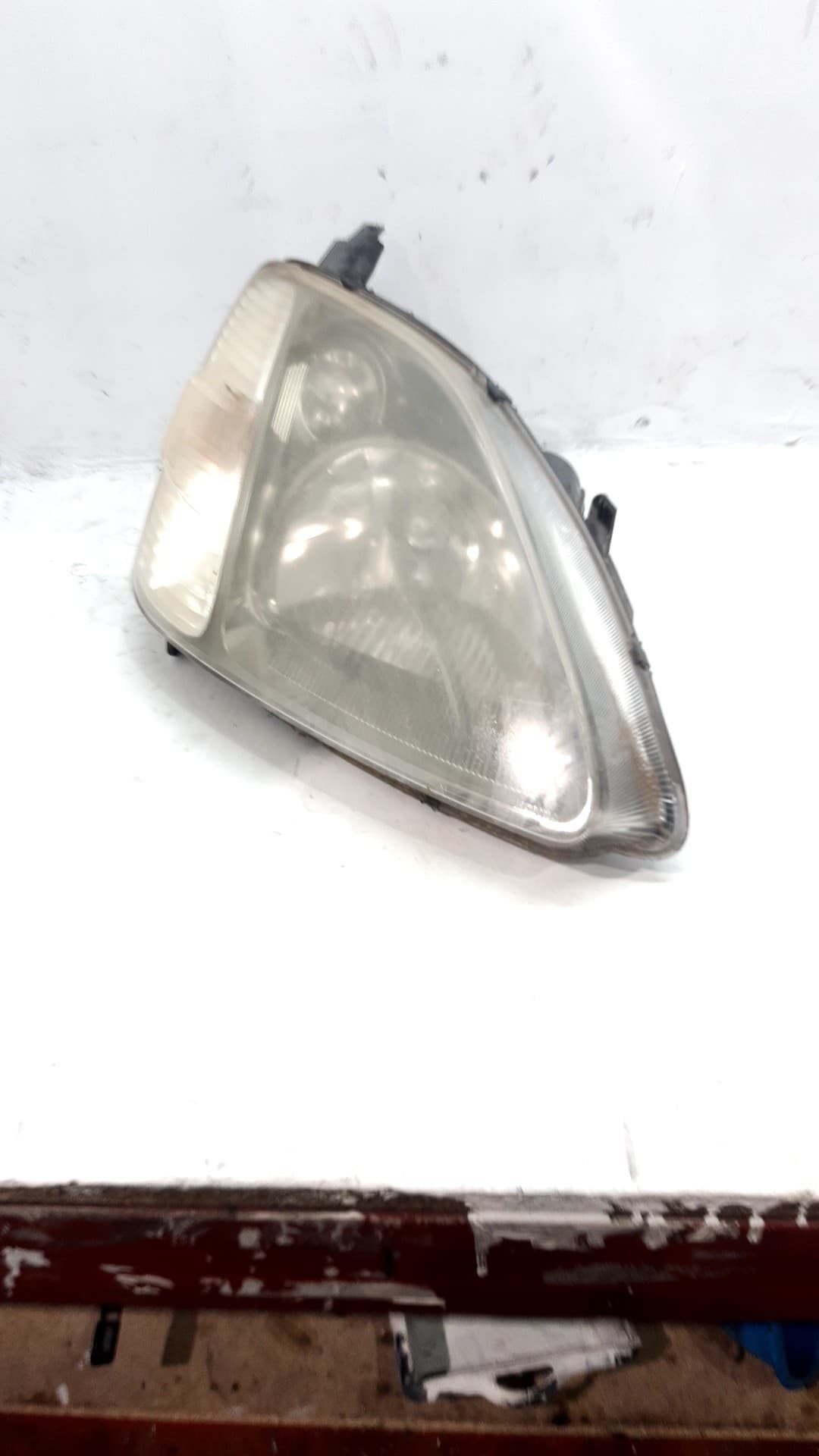 Faro derecho HONDA CIVIC VII HATCHBACK (EU, EP, EV)