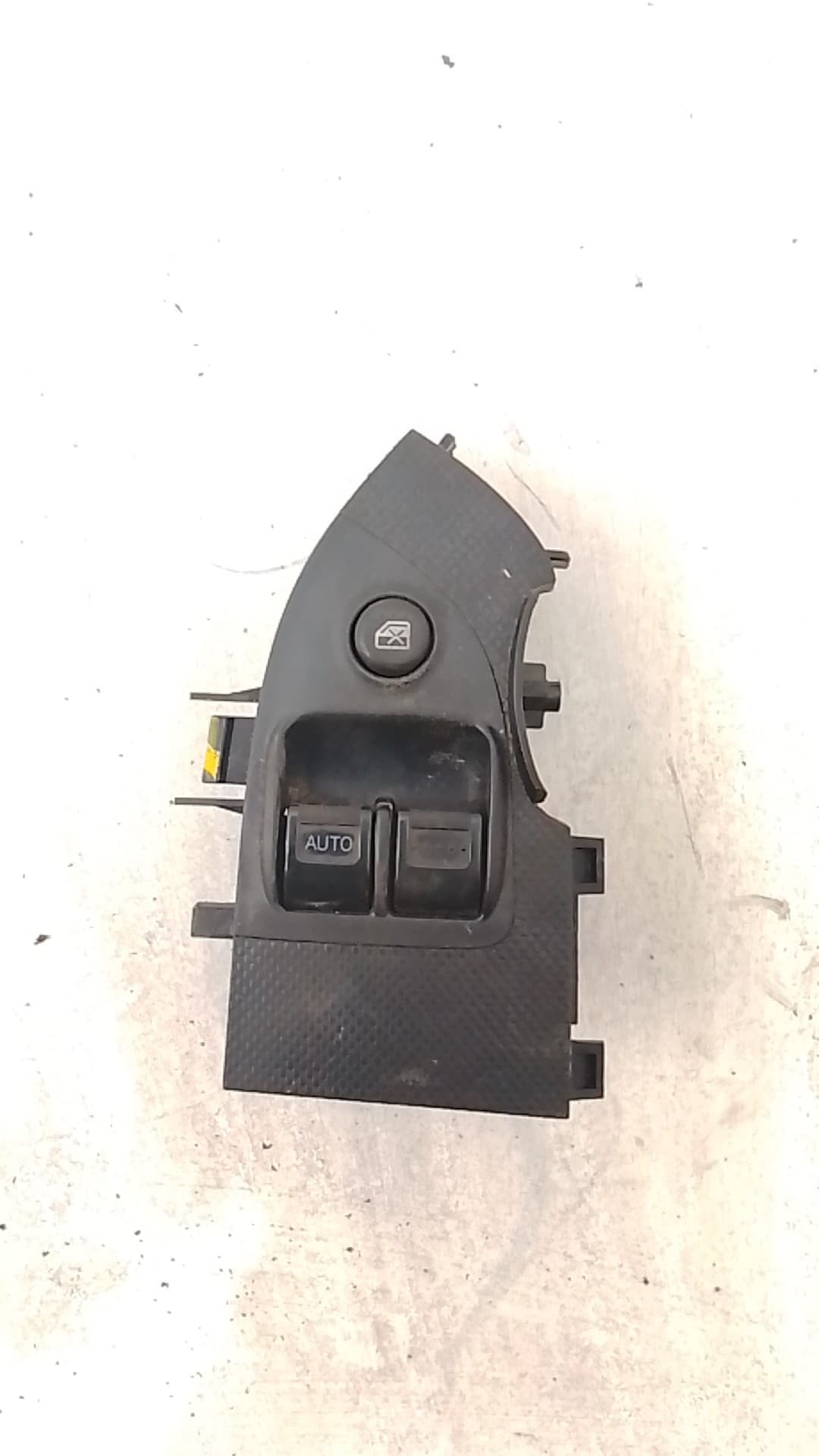 Mando elevalunas delantero izquierdo HONDA CIVIC VII HATCHBACK (EU, EP, EV)