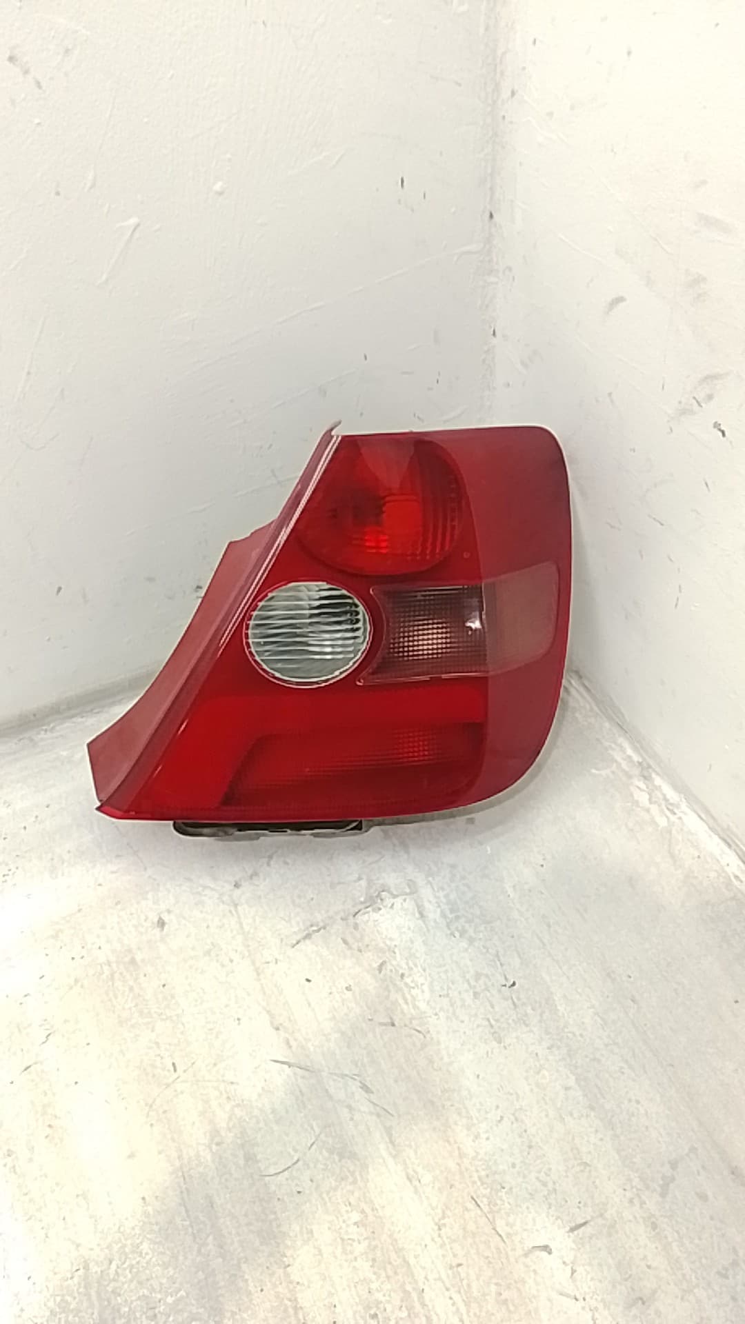 Piloto trasero derecho HONDA CIVIC VII HATCHBACK (EU, EP, EV)