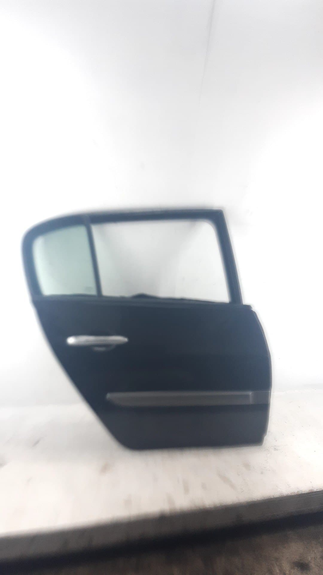 Puerta trasera derecha RENAULT MEGANE II FAMILIAR