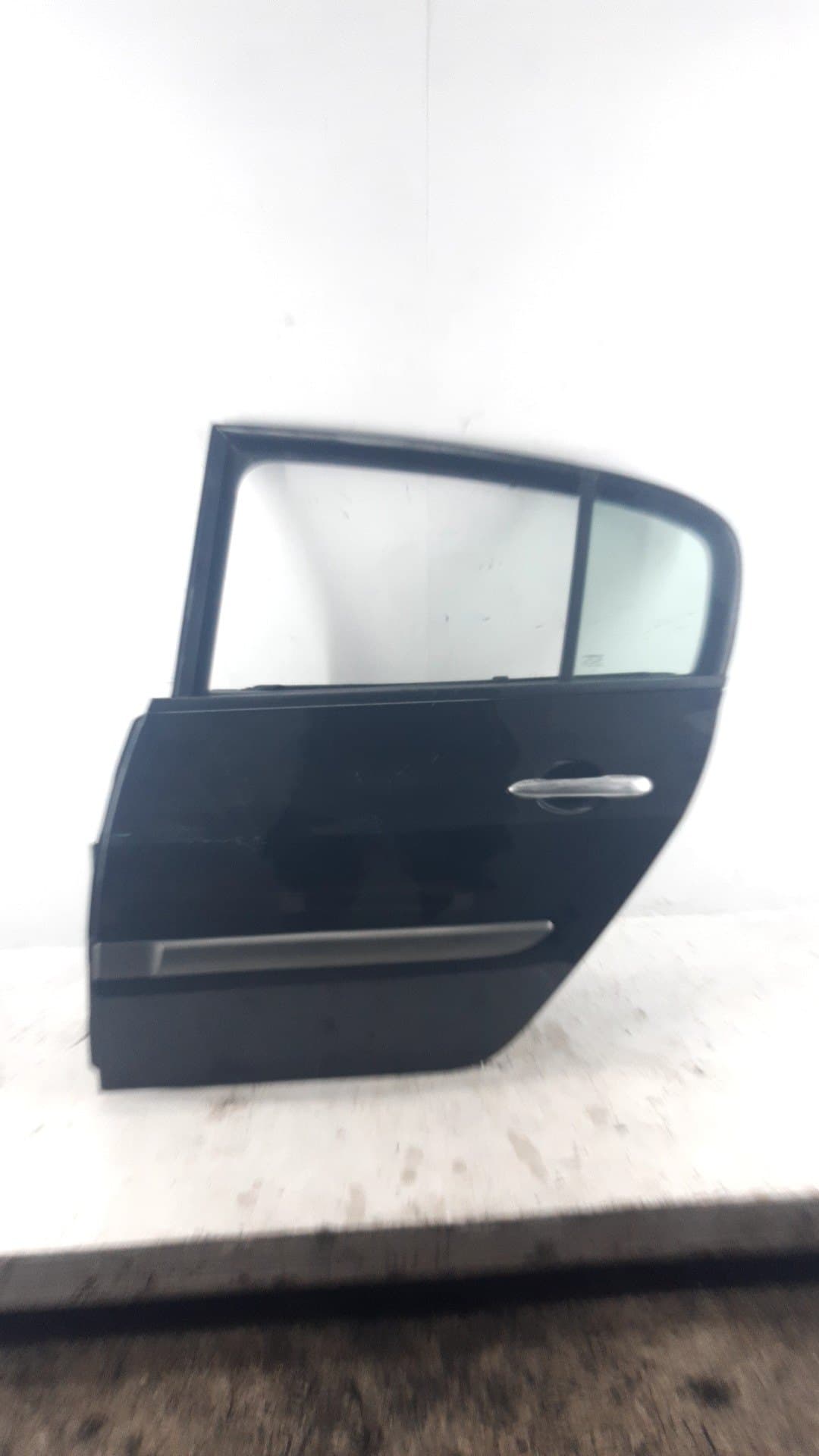 Puerta trasera izquierda RENAULT MEGANE II FAMILIAR