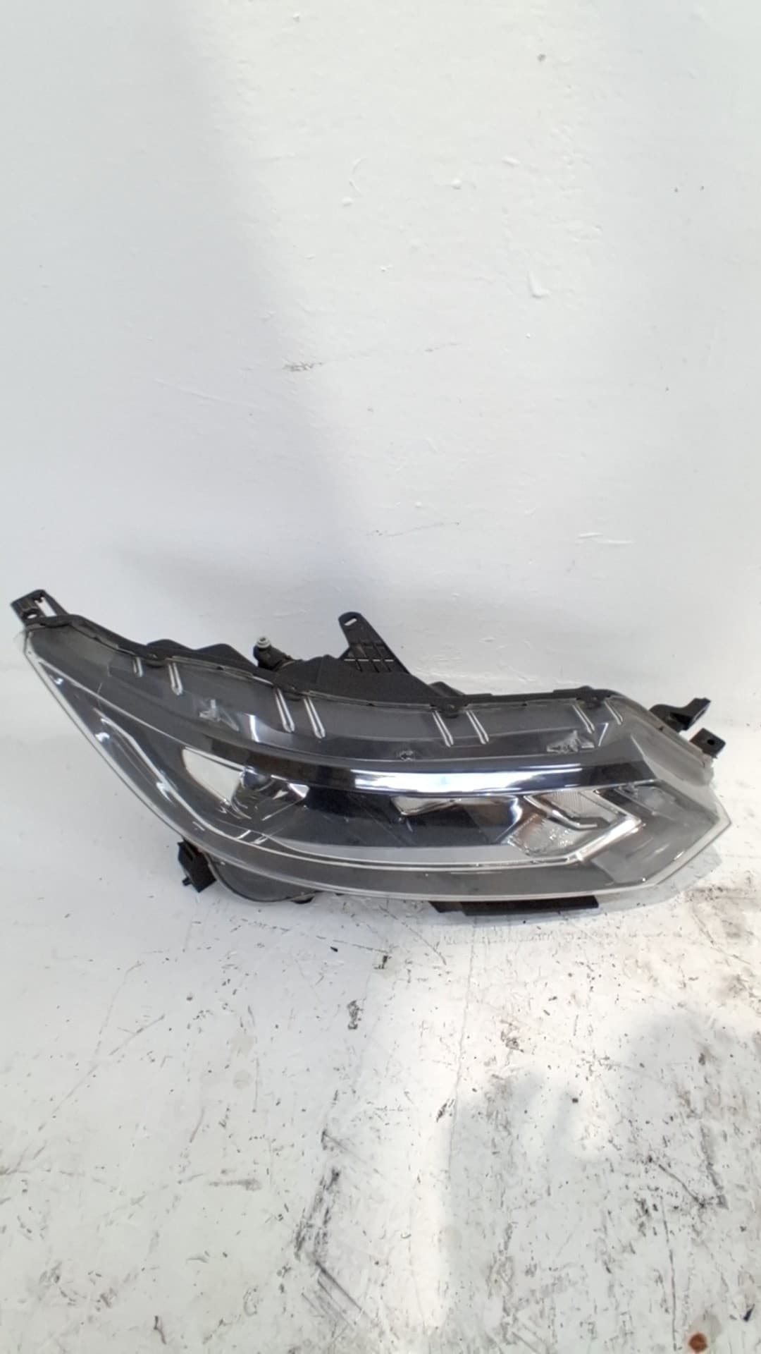Faro derecho NISSAN QASHQAI (J11)